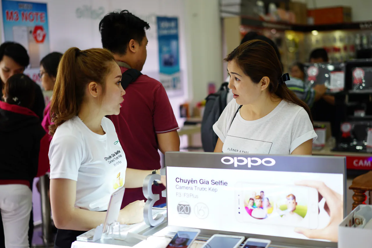 OPPO F3 gây ấn tượng trong ngày đầu tiên mở bán