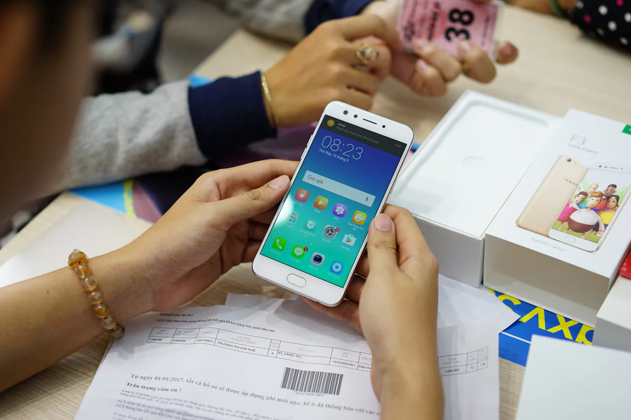 OPPO F3 gây ấn tượng trong ngày đầu tiên mở bán