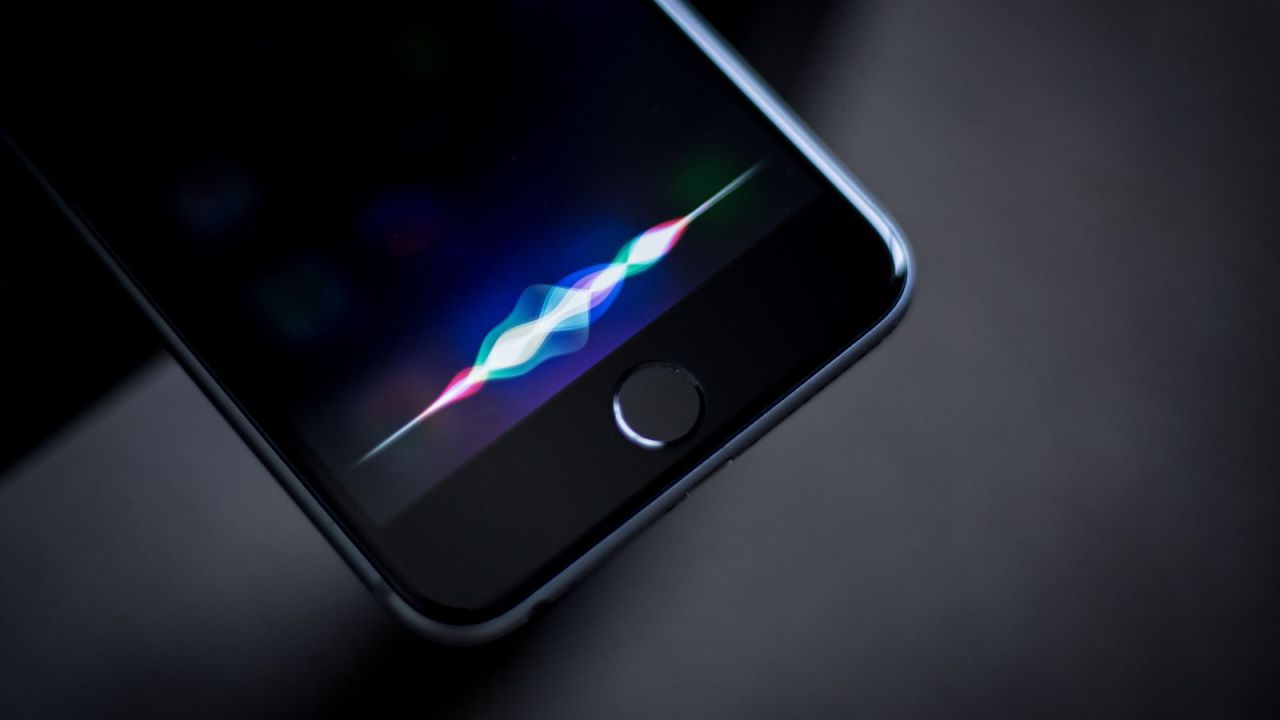 Apple tạm ngừng chương trình đánh giá và phát triển Siri vì bảo mật