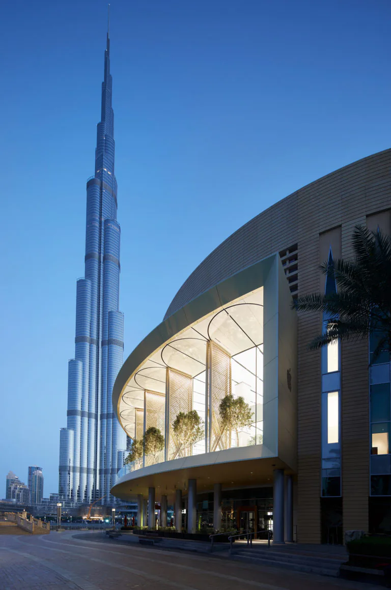 storefront_dubai_dusk-768x1159