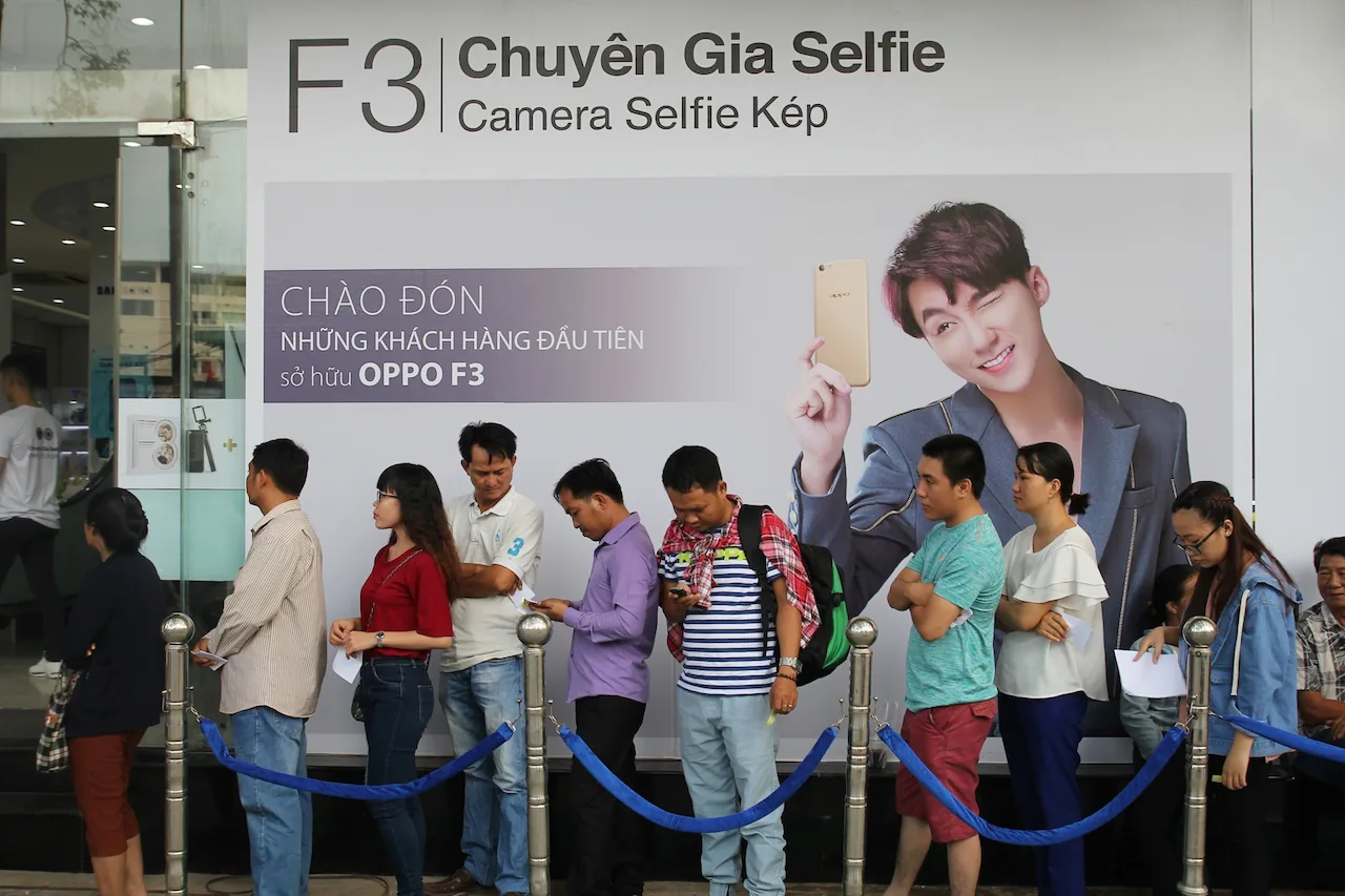 OPPO F3 gây ấn tượng trong ngày đầu tiên mở bán