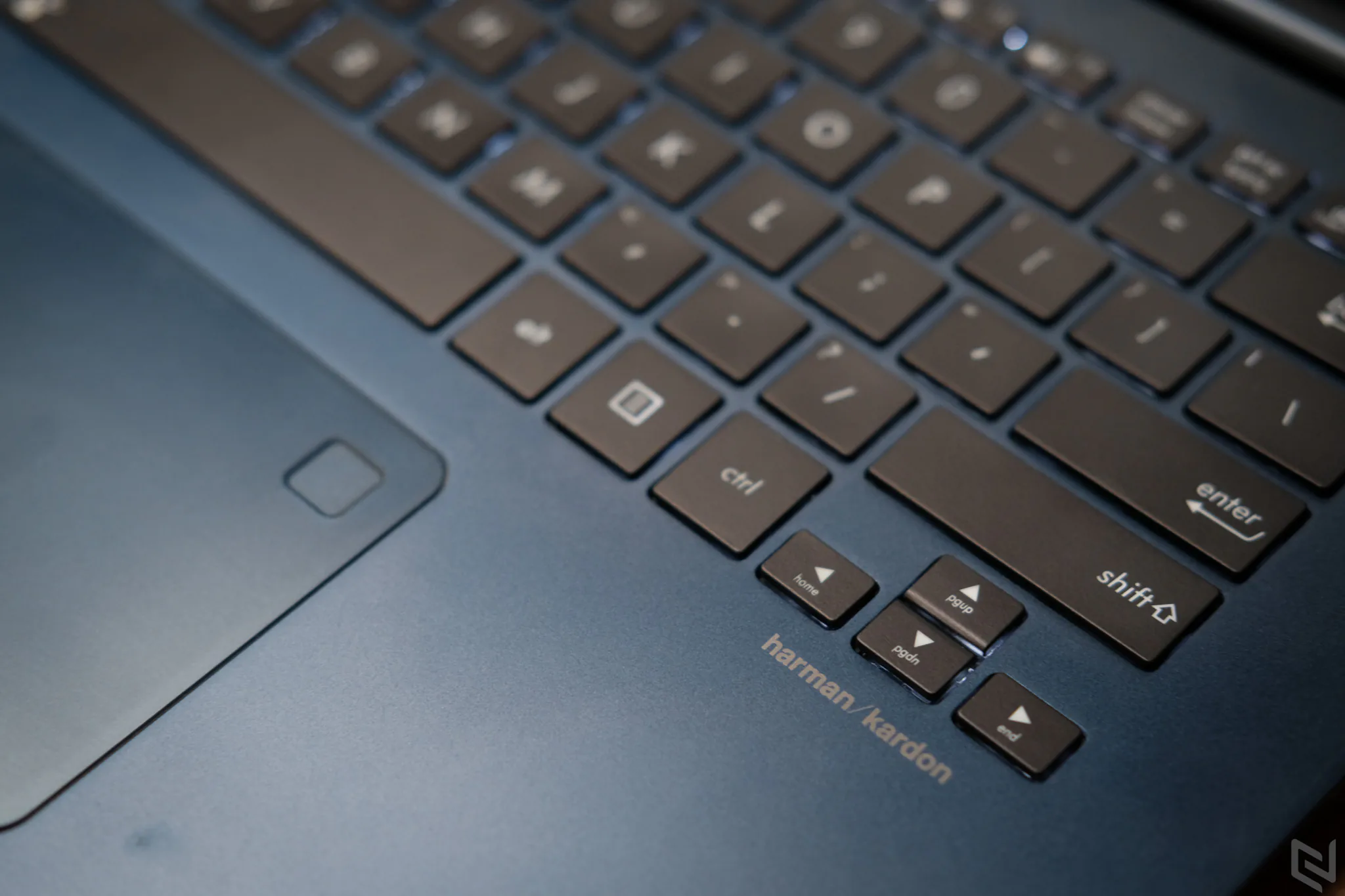 Đánh giá Asus Zenbook UX430: Khi văn phòng cũng cần đến hiệu năng