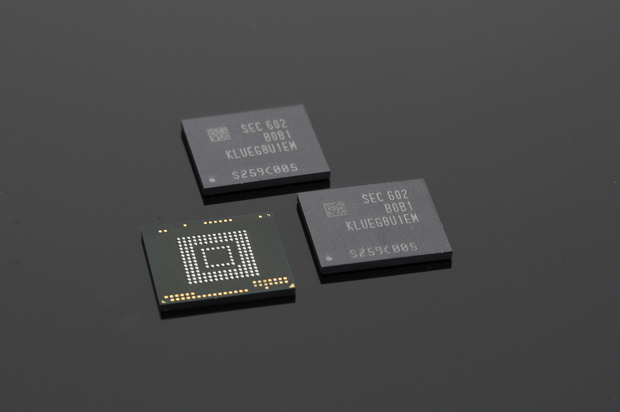 Samsung tung ra hàng loạt ổ cứng SSD và thẻ nhớ mới