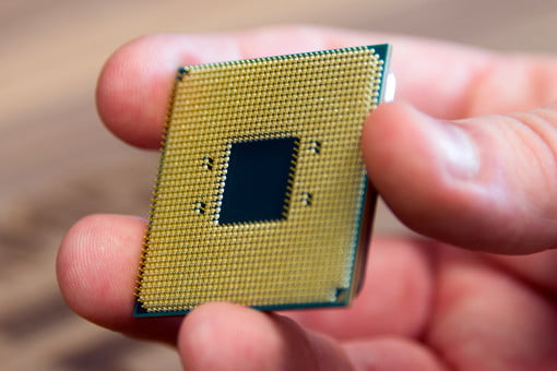 AMD Ryzen 3 trở lại với bo mạch PC