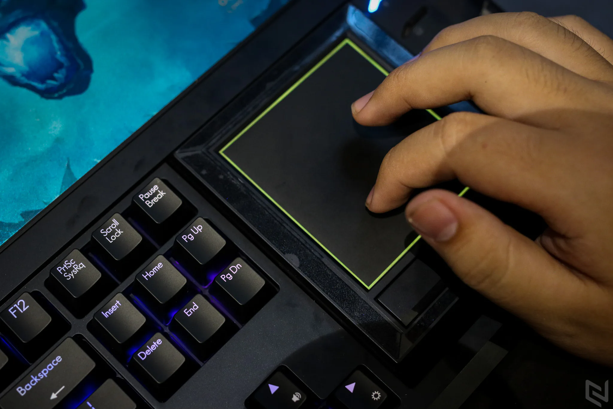 Trên tay Acer Predator 21X - con "rồng nước" thách thức mọi loại game