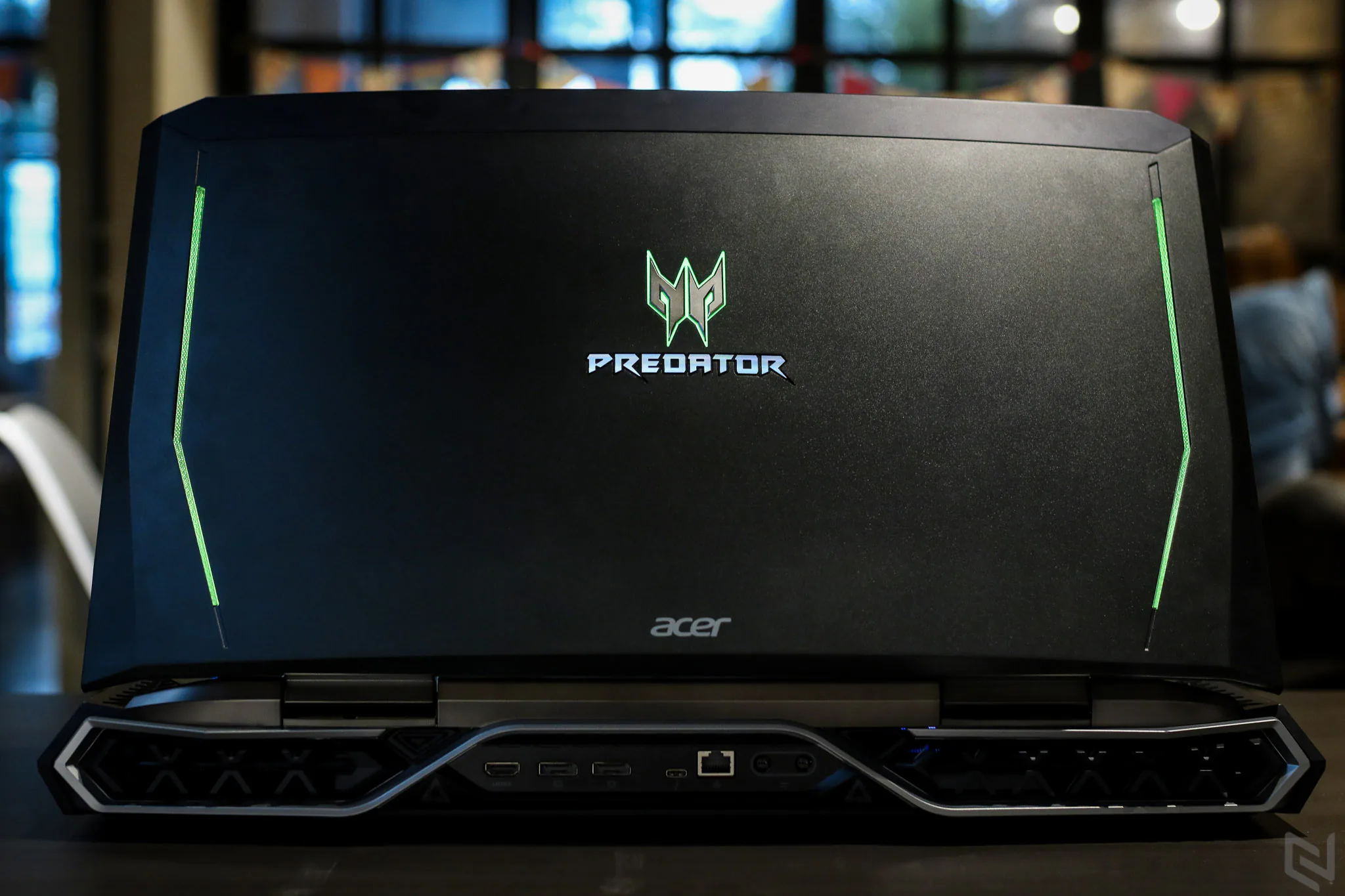 Trên tay Acer Predator 21X - con "rồng nước" thách thức mọi loại game