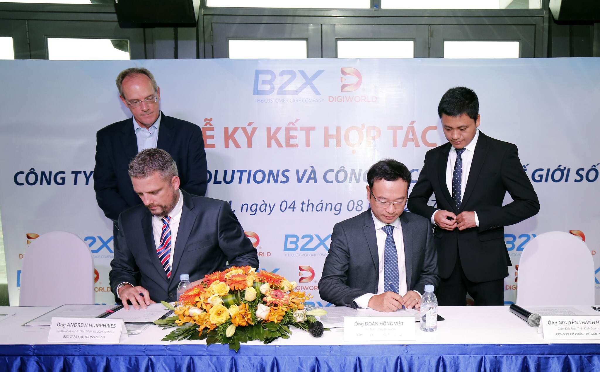 B2X liên doanh cùng Digiworld và mở rộng quan hệ hợp tác với Samsung Việt Nam