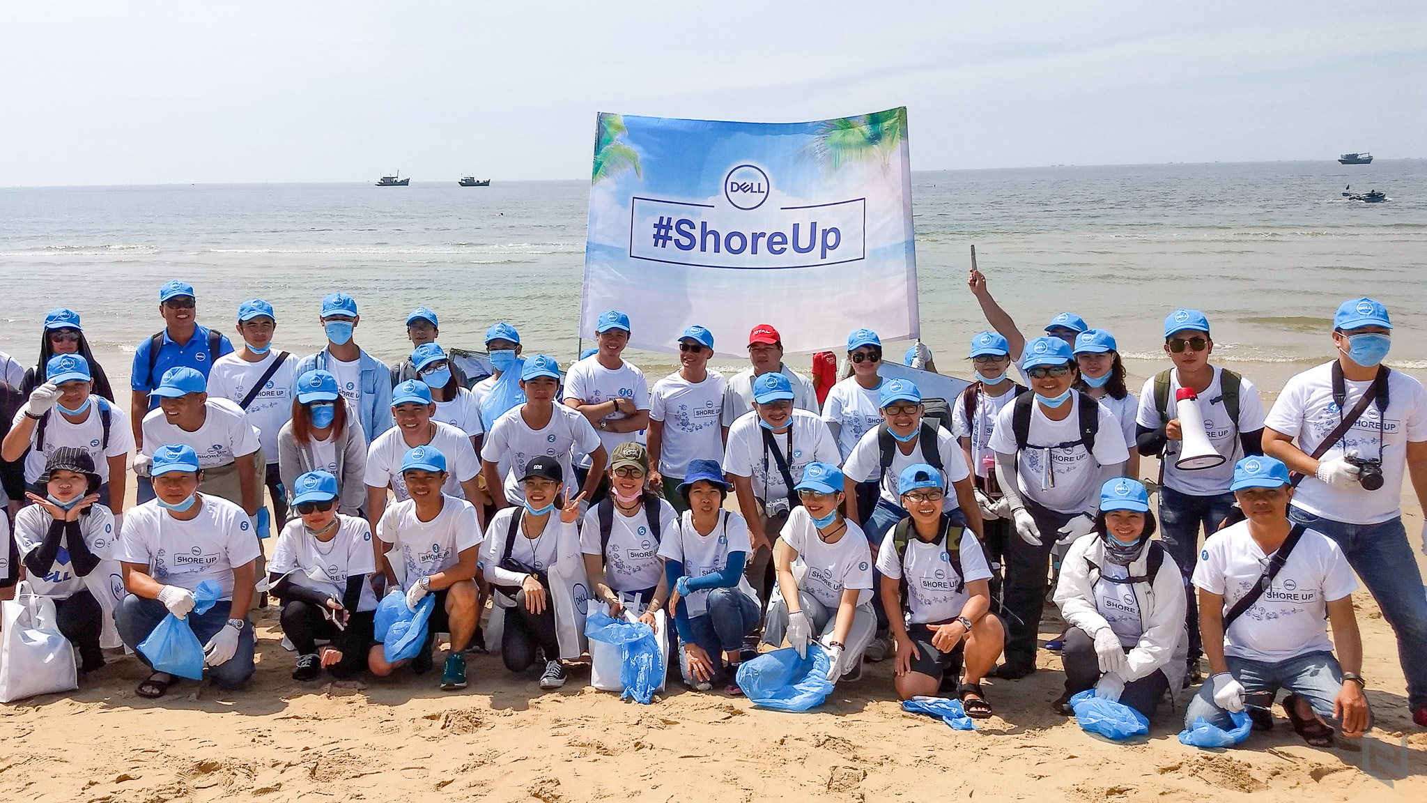 Dọn sạch bờ biển làng chài Phước Hải cùng Dell Việt Nam trong chiến dịch #ShoreUp Day