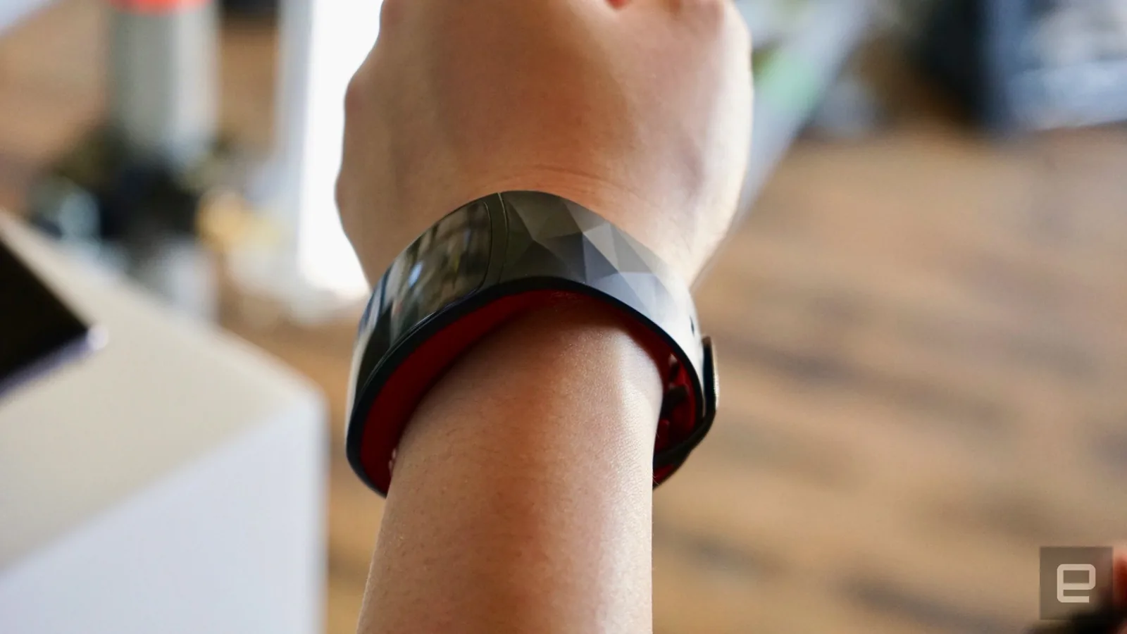 IFA 2017: ảnh trên tay Samsung Gear Fit 2 Pro, thay đổi nhỏ, cải tiến lớn