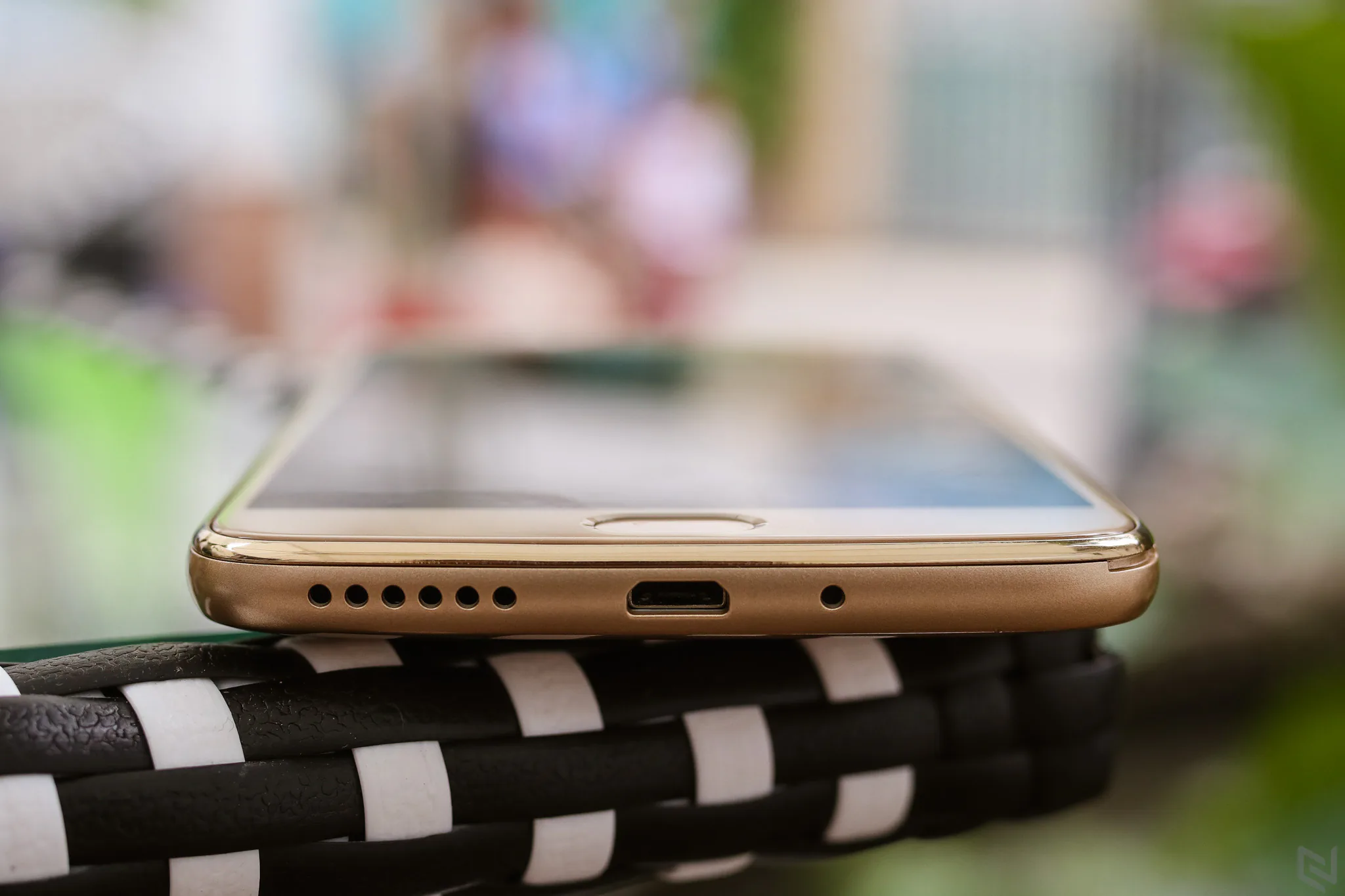 Đánh giá Moto E4 Plus: Thêm một đối thủ cạnh tranh phân khúc "pin khủng 5000 mAh"