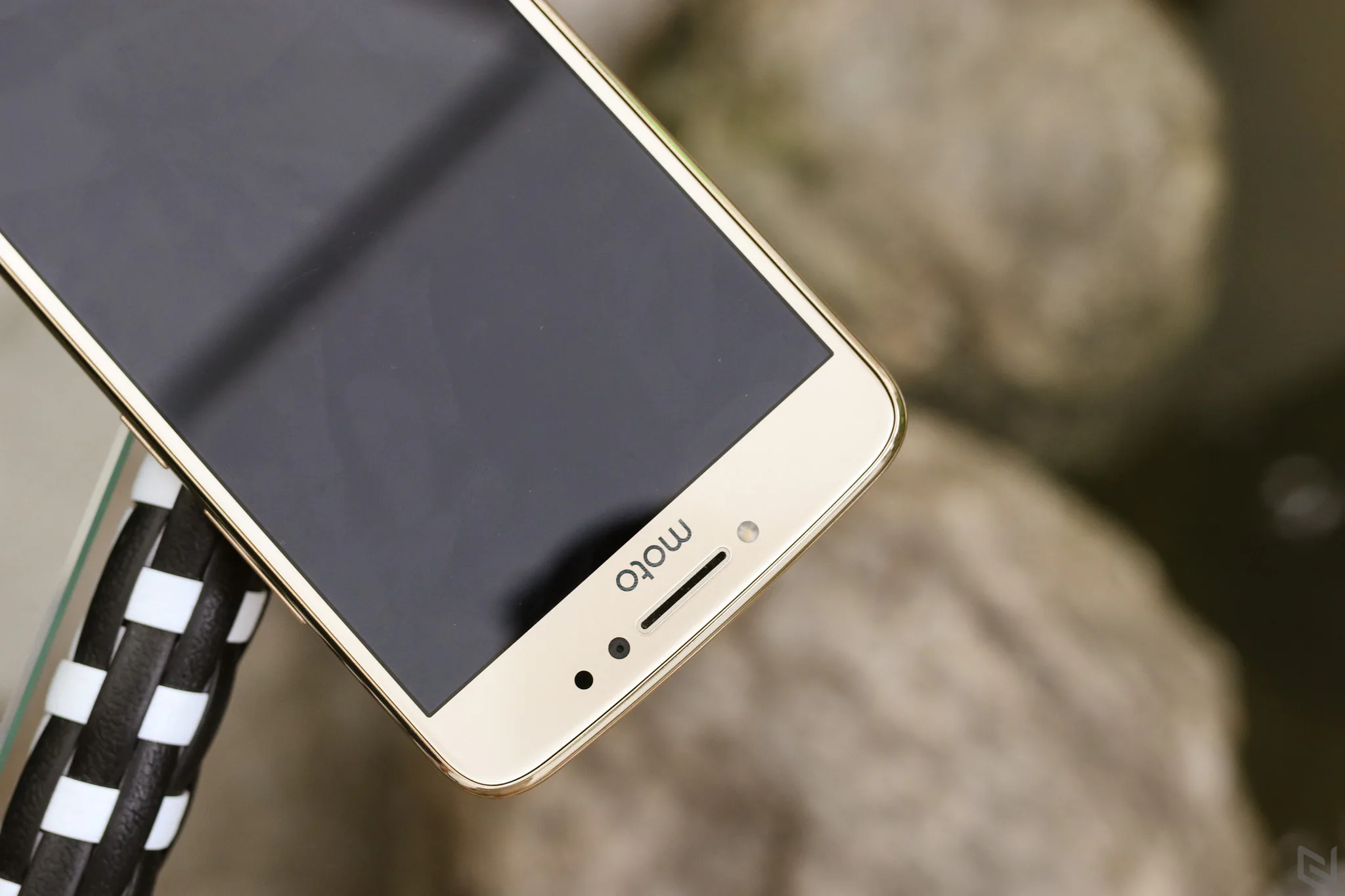 Đánh giá Moto E4 Plus: Thêm một đối thủ cạnh tranh phân khúc "pin khủng 5000 mAh"