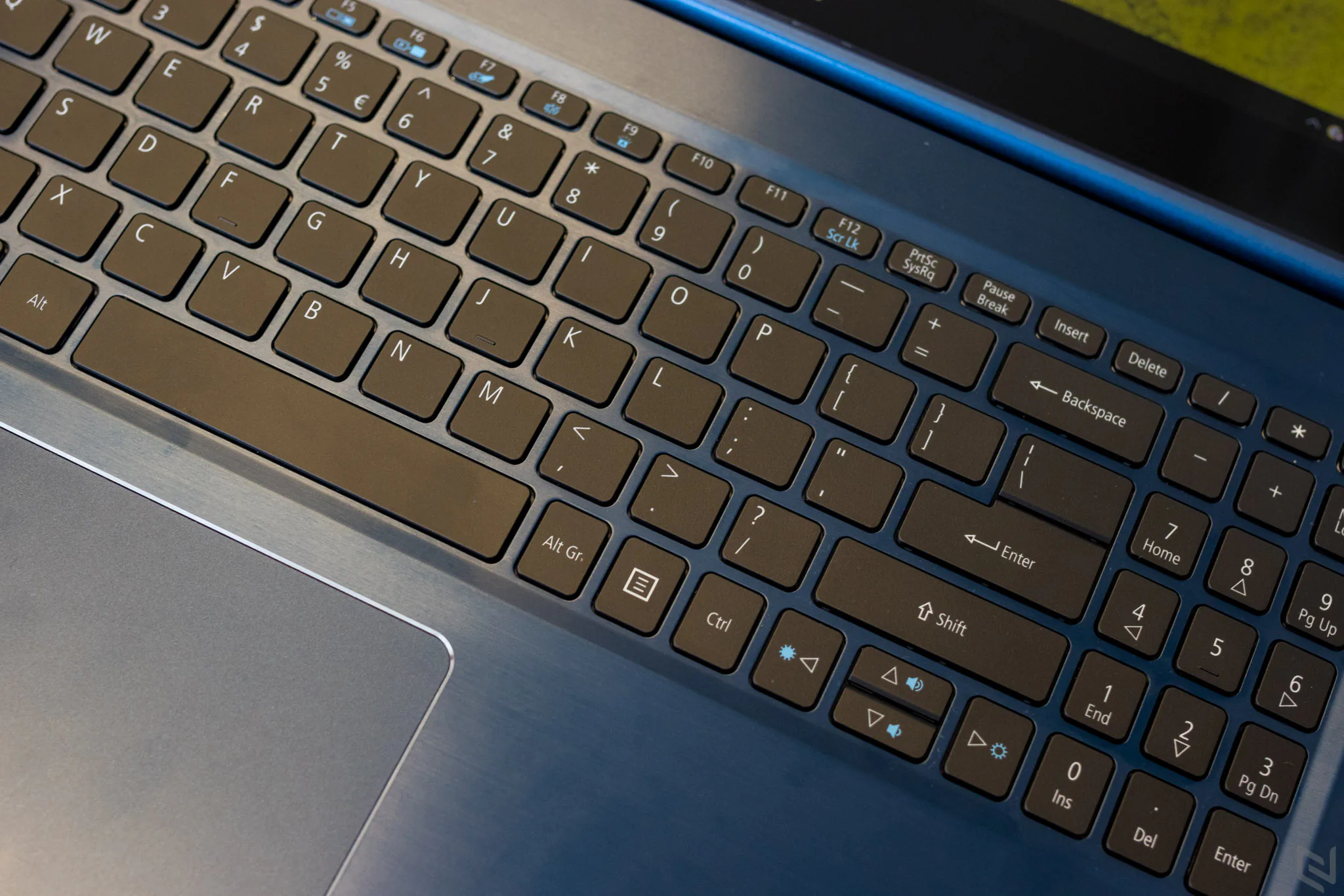 Trải nghiệm nhanh Acer Swift 3 2017, laptop đầu tiên trang bị CPU Intel thế hệ 8 tại Việt Nam