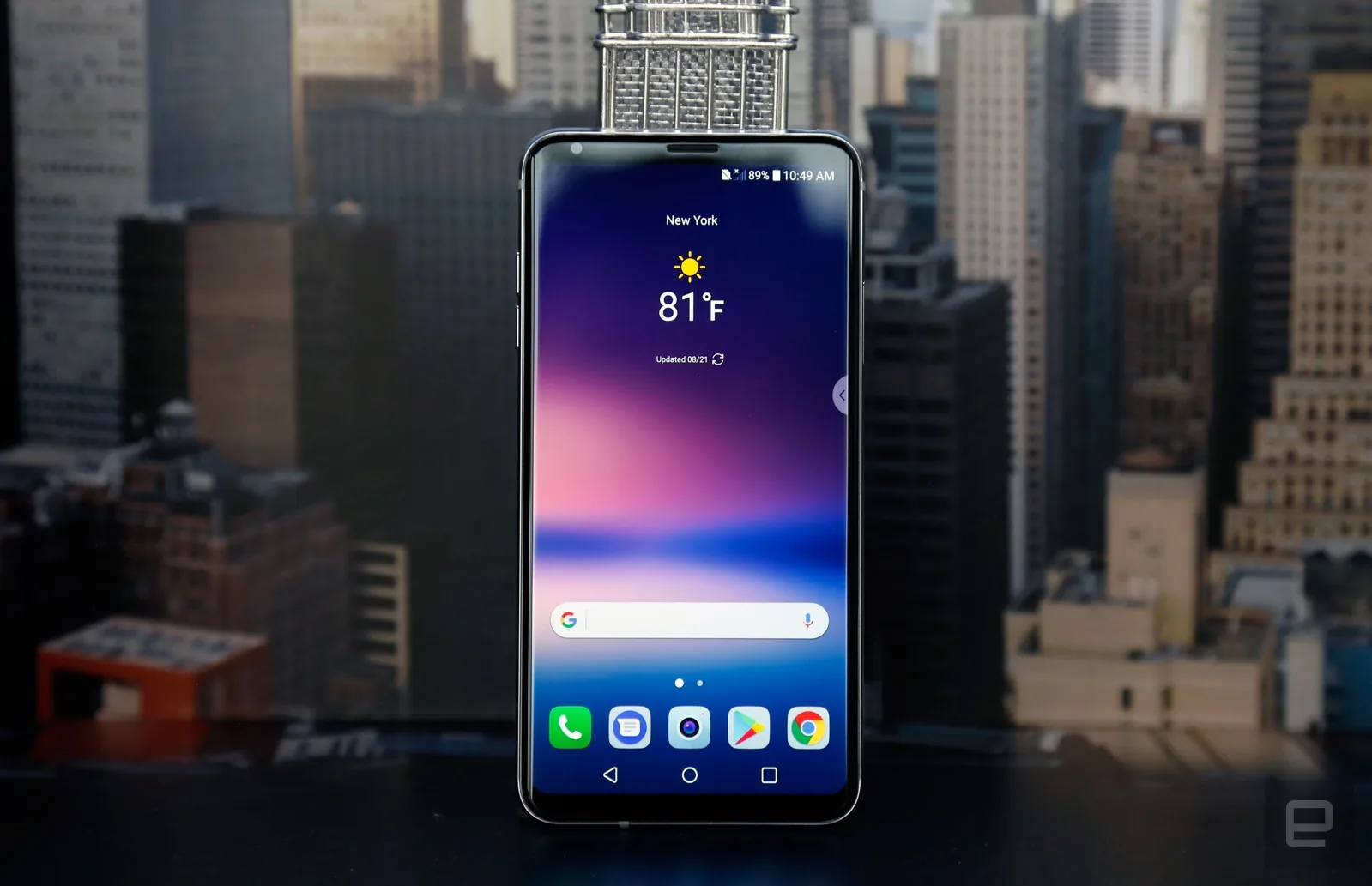 LG V30 chính thức ra mắt: màn OLED 6 inch, camera kép f/1.6 đầu tiên trên thế giới