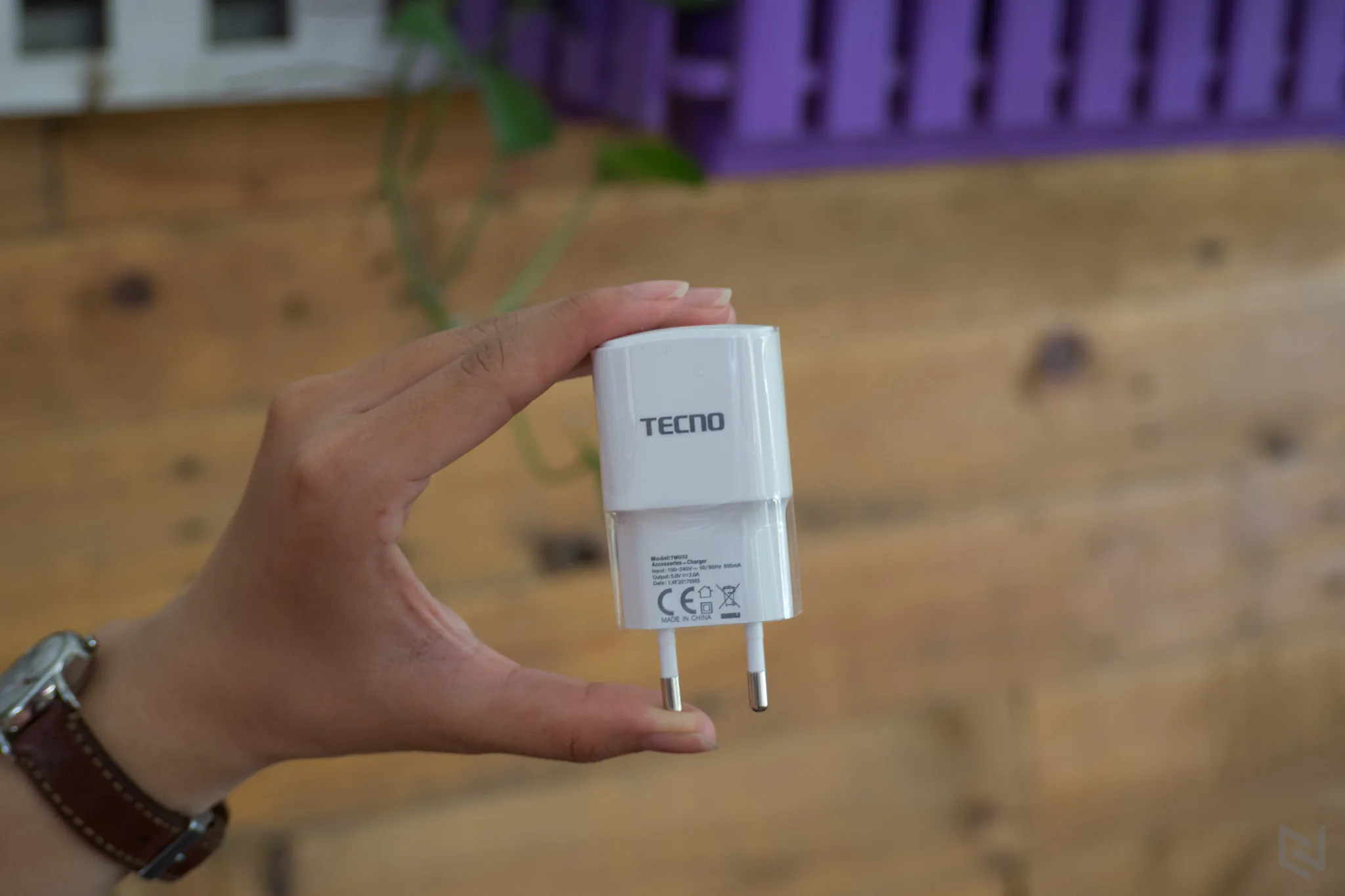 Mở hộp và trên tay TECNO L9: Thiết kế đẹp, pin khủng, giá 2.550.000 đồng
