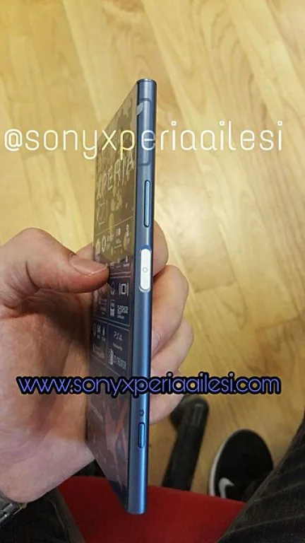 Rò rỉ hình ảnh thiết kế mọi góc độ của Sony Xperia XZ1