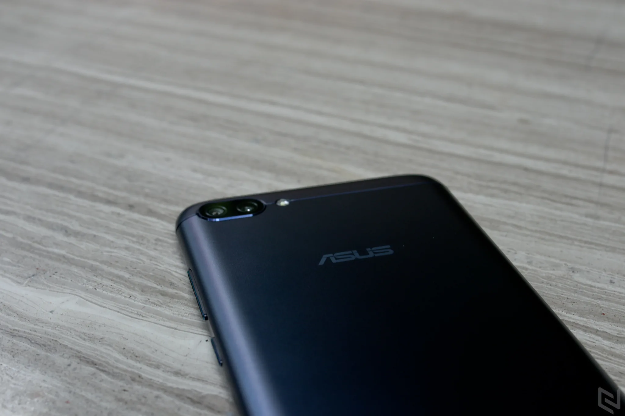 Cận cảnh Zenfone 4 Max Pro camera kép, pin khủng