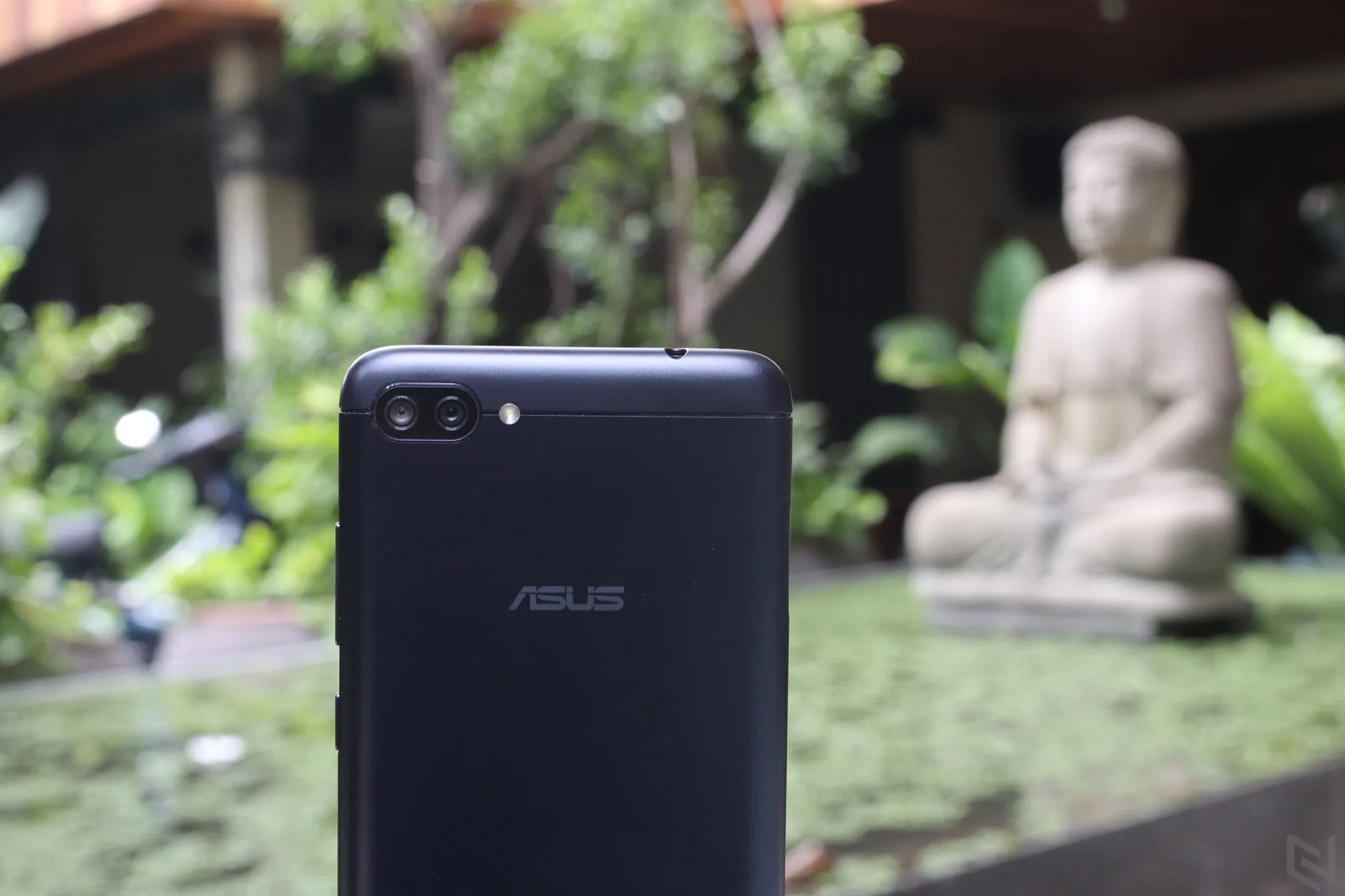 Cận cảnh Zenfone 4 Max Pro camera kép, pin khủng