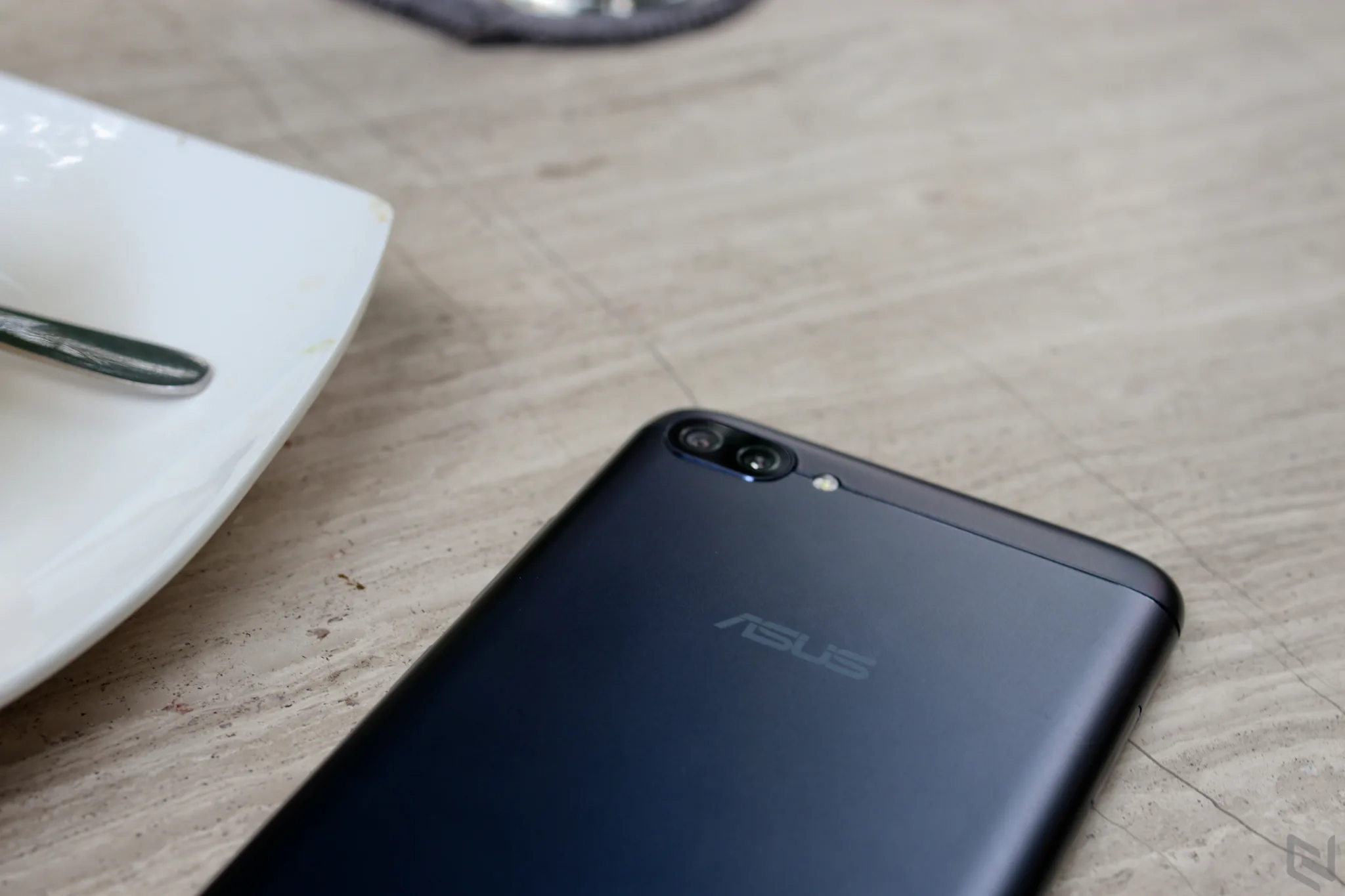 Cận cảnh Zenfone 4 Max Pro camera kép, pin khủng