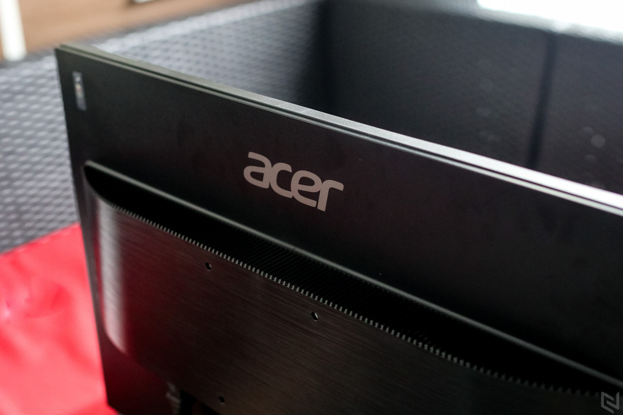 Trên tay màn hình Acer ET241 24-inches: Đẹp và có giá rất tốt