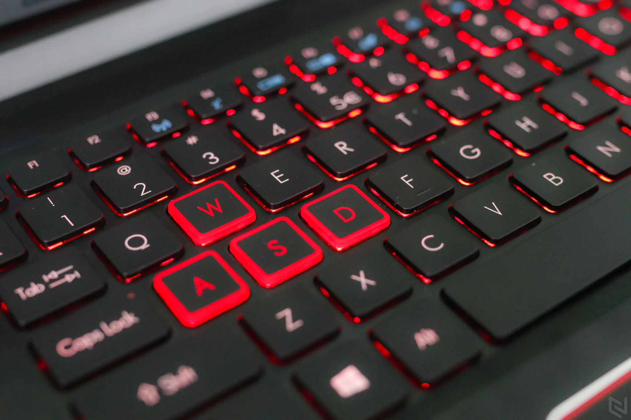 Đánh giá Acer Helios 300: Mang chất cao cấp đến với tầm trung