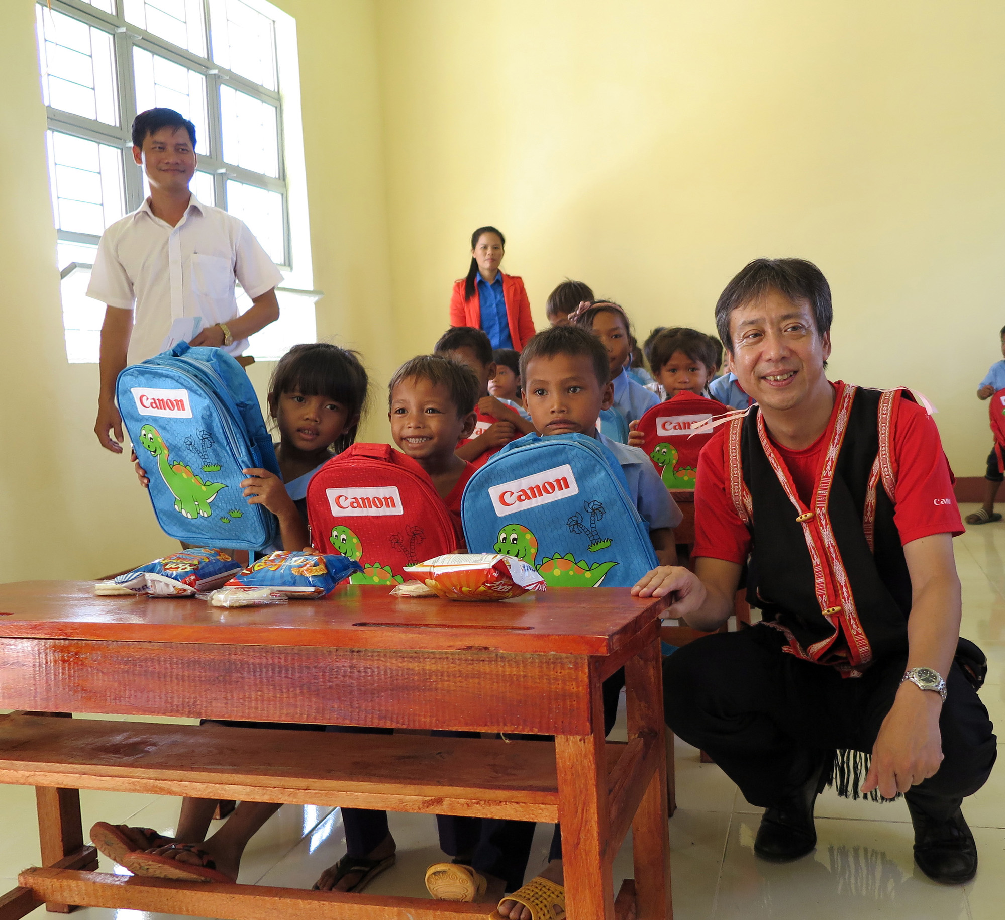 Hàng ngàn học sinh đã có nơi học khang trang với 57 ngôi trường Canon xây tại Việt Nam