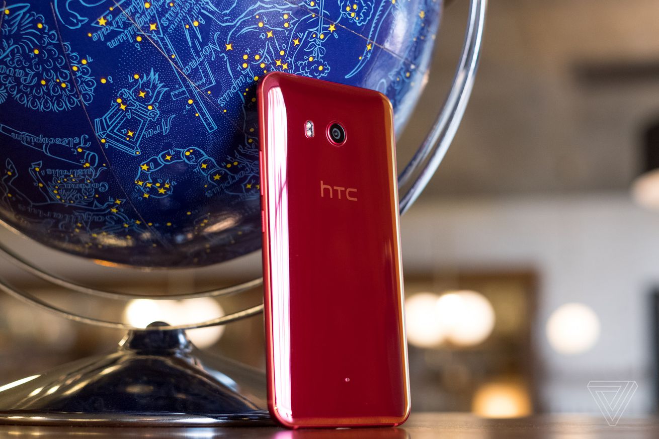 Google mua lại một phần mảng điện thoại của HTC với giá 1,1 tỷ USD