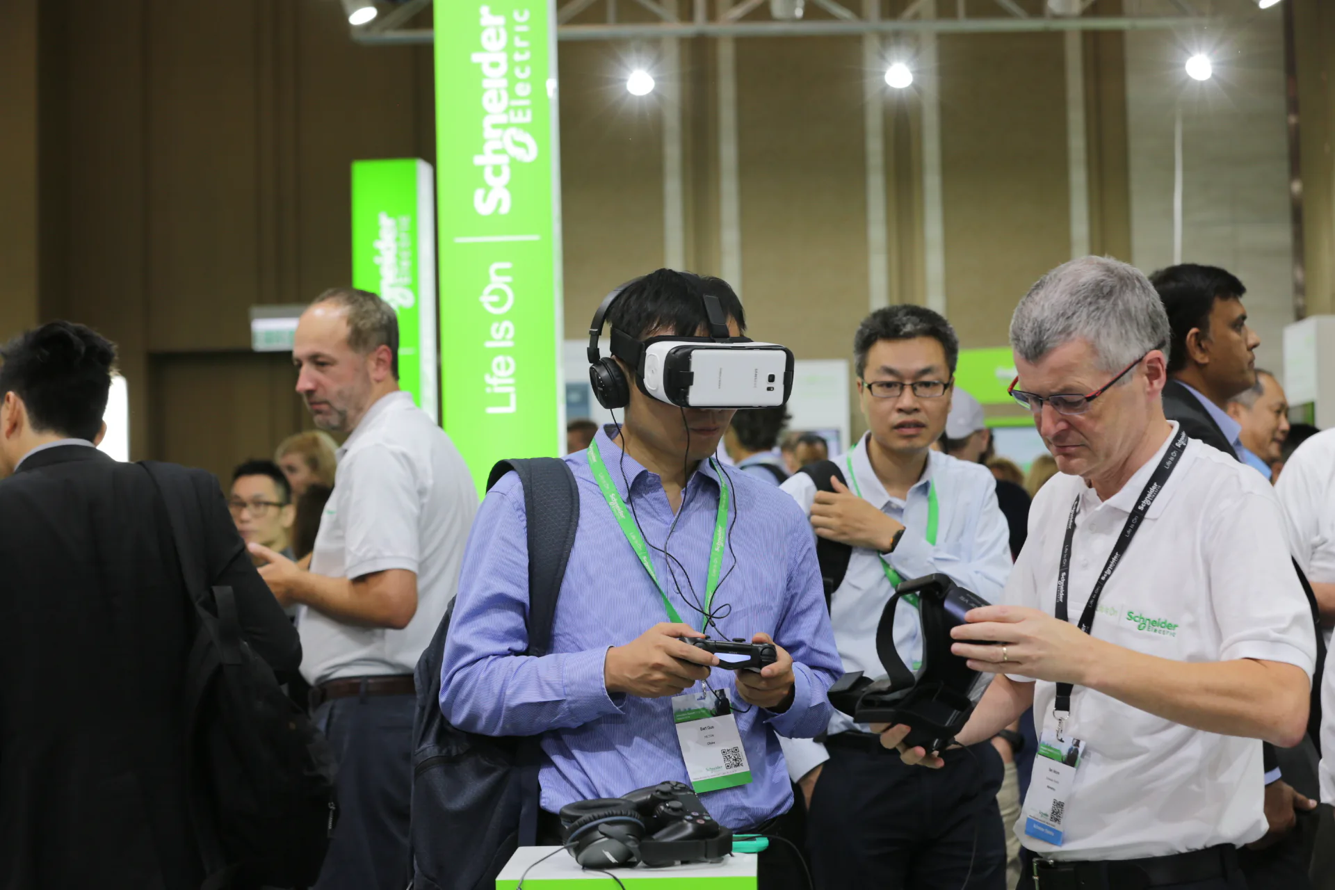 Schneider Electric ra mắt giải pháp quản lý an ninh tích hợp cho phép bảo vệ người dùng, hạn chế rủi ro và nâng cao năng suất