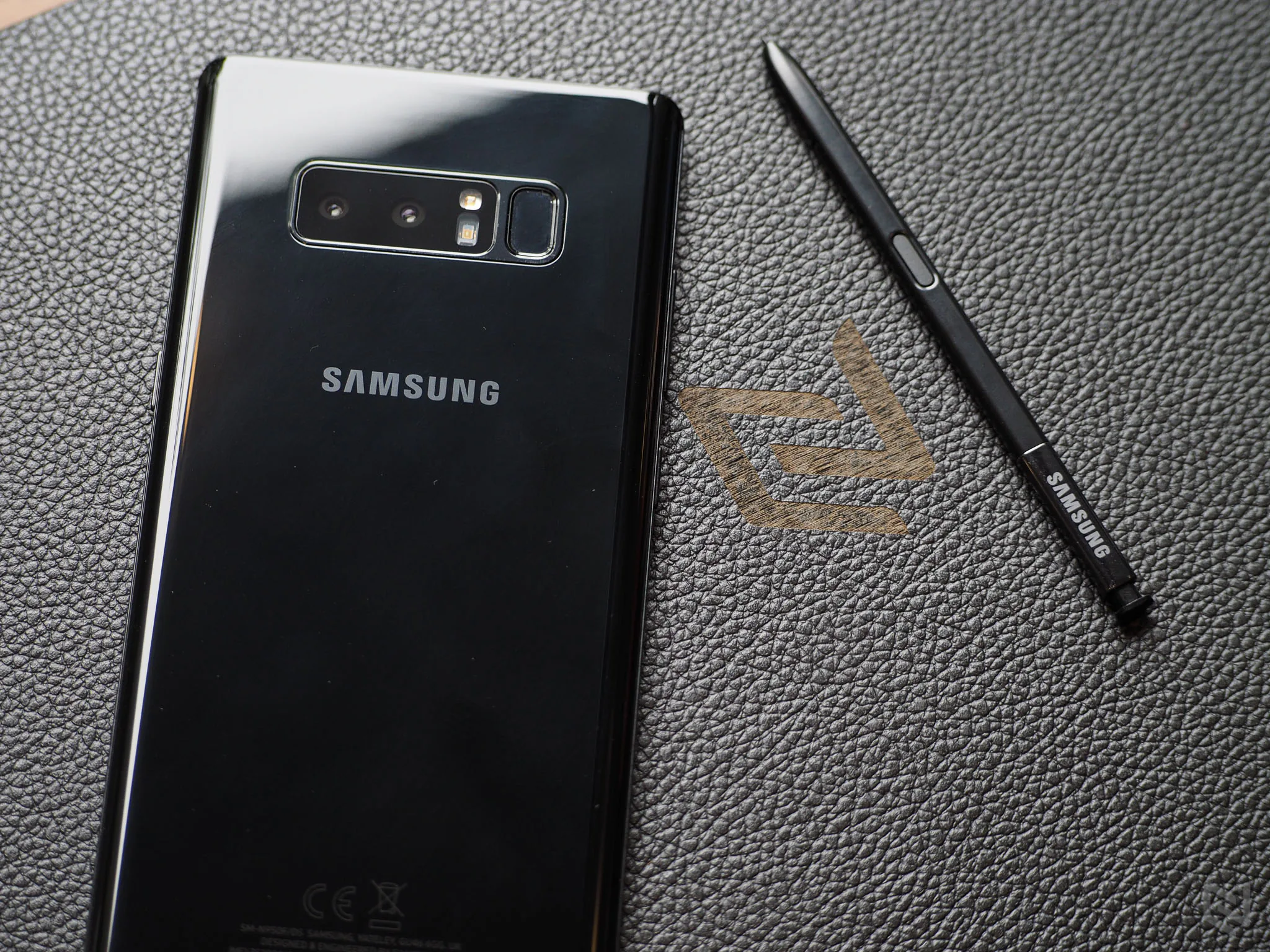 Trên tay Samsung Galaxy Note 8 chính hãng tại Việt Nam