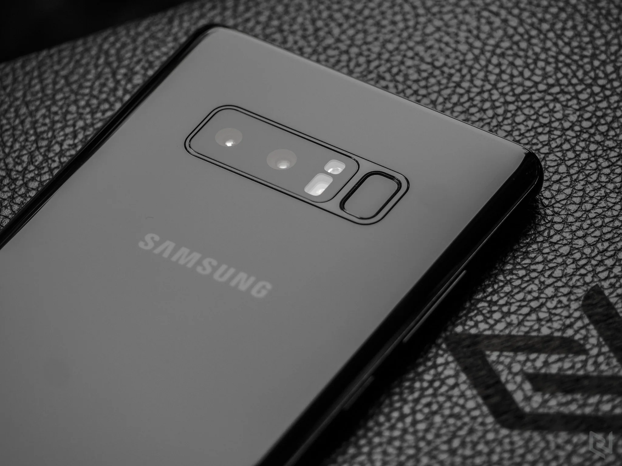 Trên tay Samsung Galaxy Note 8 chính hãng tại Việt Nam