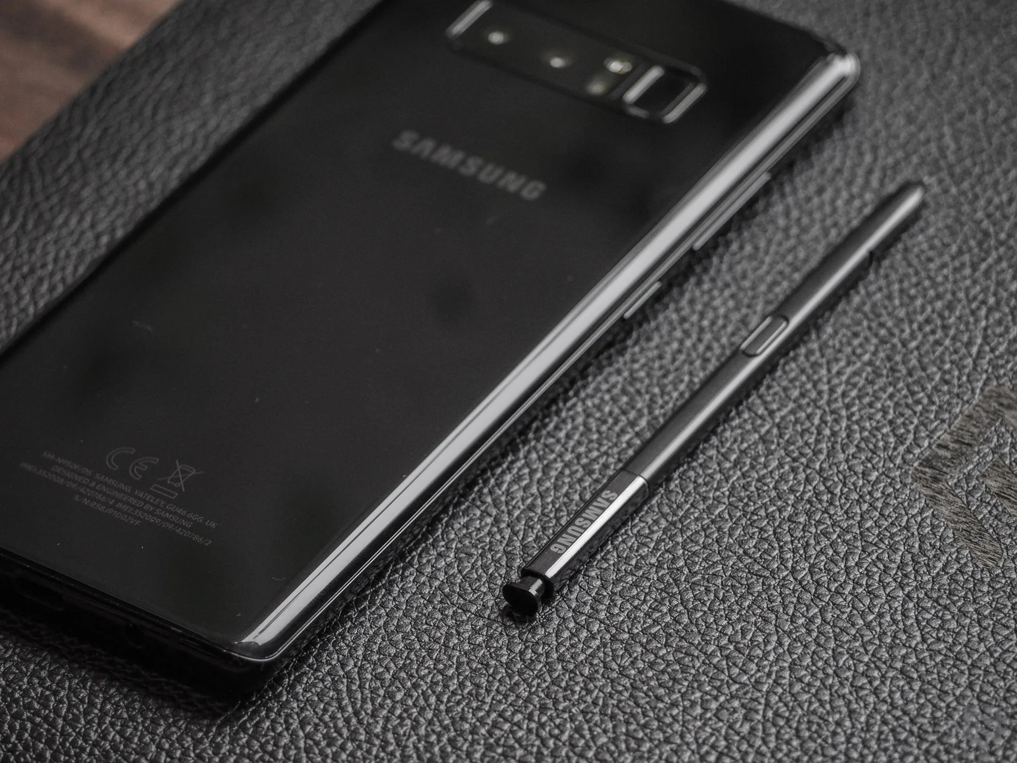 Trên tay Samsung Galaxy Note 8 chính hãng tại Việt Nam