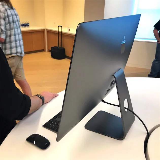 Apple đưa iMac Pro bản thử nghiệm đến sự kiện Final Cut Pro X Creative Summit