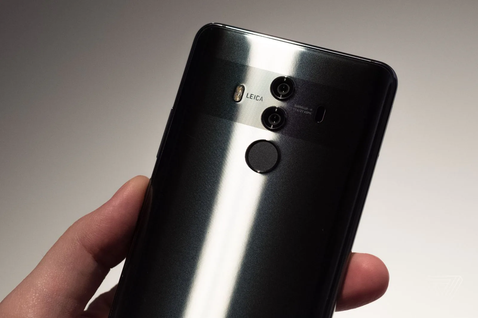 Huawei Mate 10 và Mate 10 Pro ra mắt, hệ thống AI mạnh mẽ, camera kép Leica F/1.6