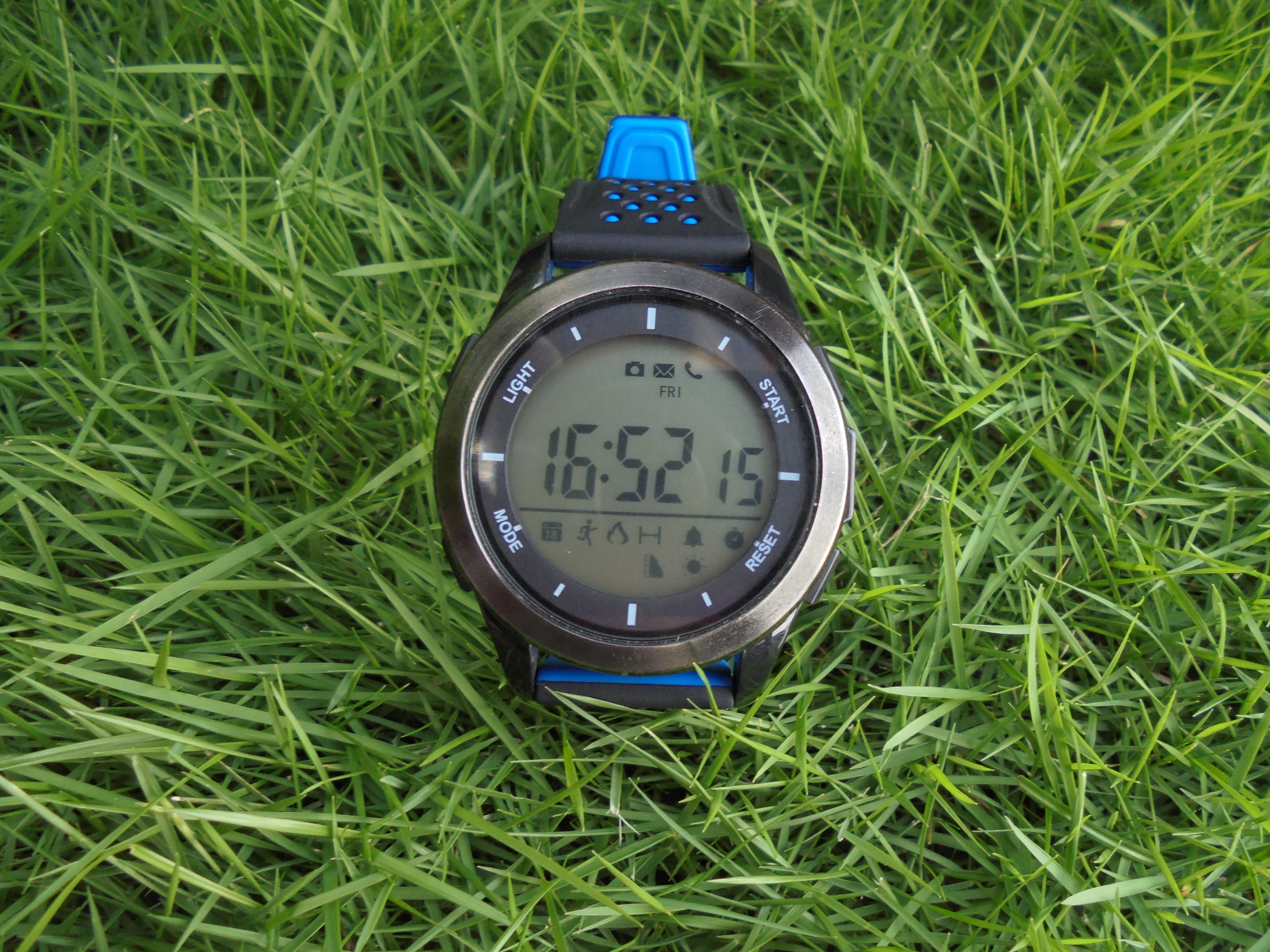 Đánh giá smartwatch DT No.1 F3: phong cách thể thao, chống nước, pin 1 năm