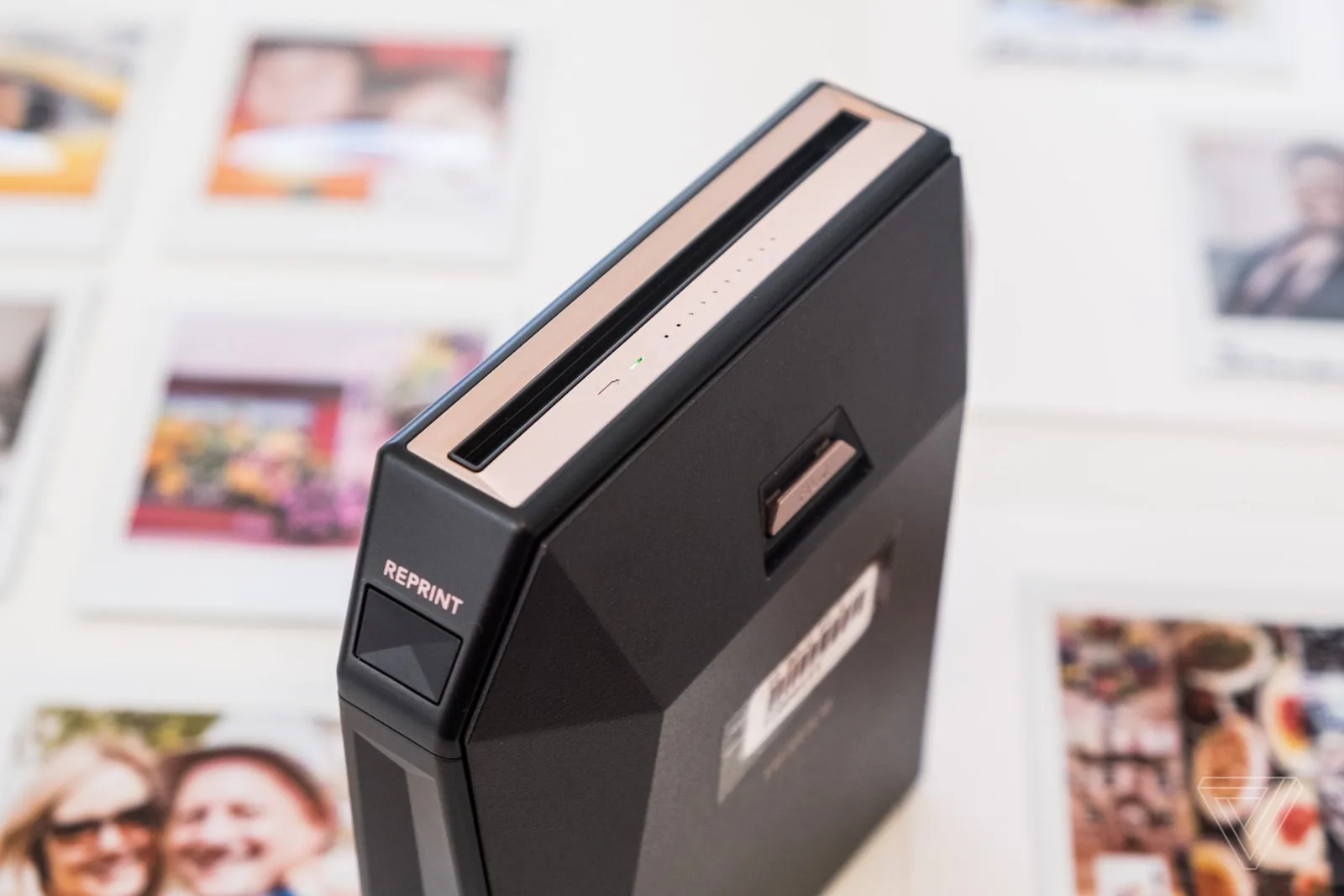 Fujifilm trình làng máy in ảnh di động khổ vuông Instax Share SP-3
