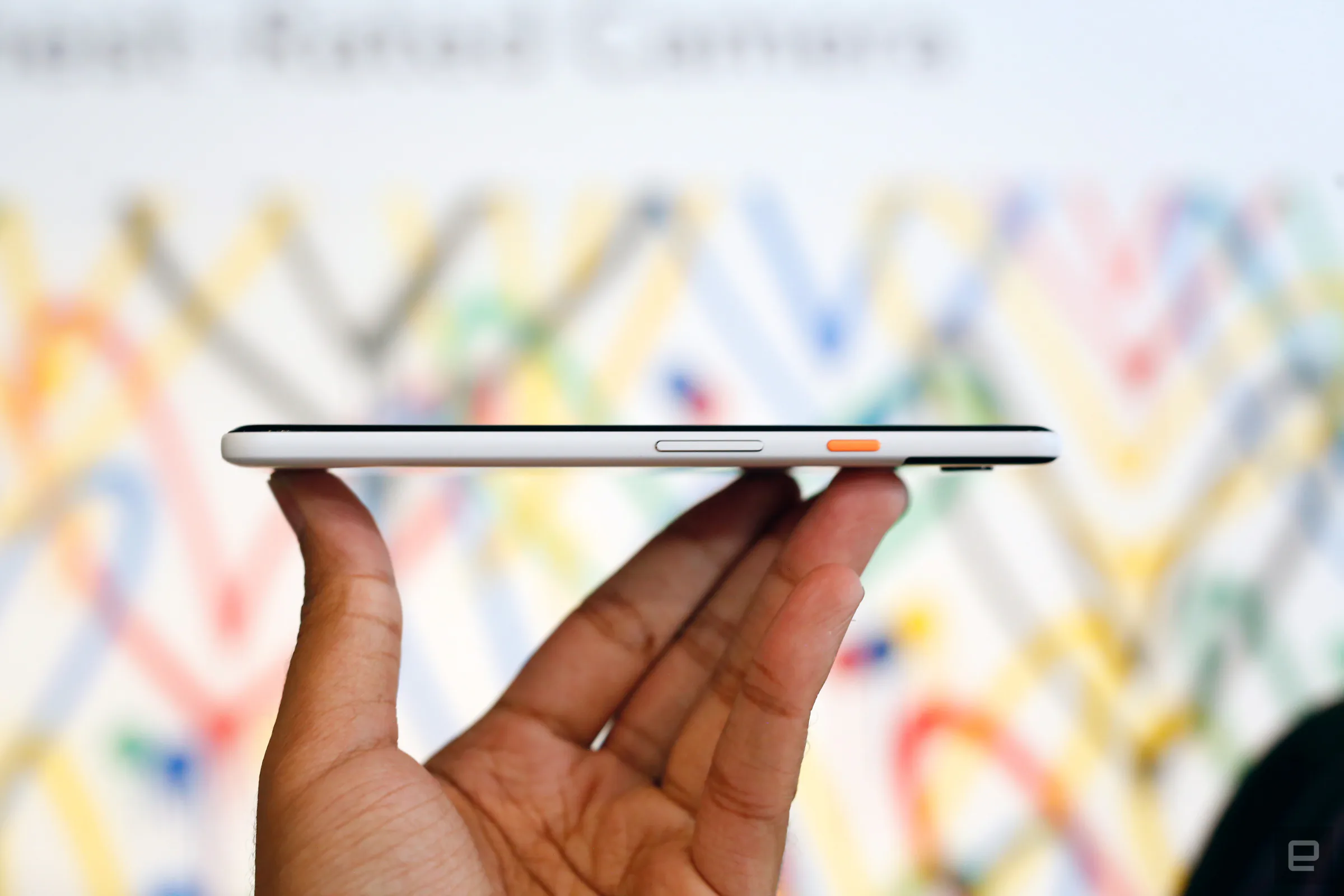 Google Pixel 2 XL chính thức: hợp xu hướng, không quá nổi bật, đạt 94 điểm DxOMark