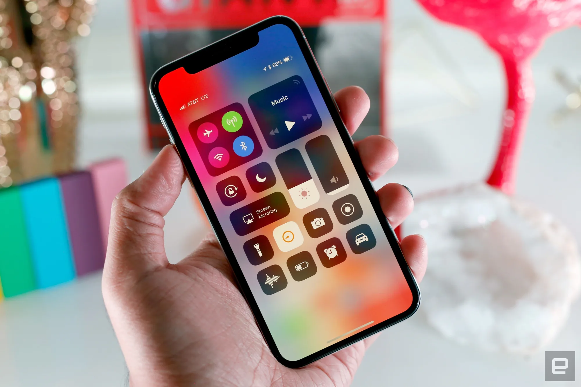Đánh giá iPhone X sau 1 ngày sử dụng, thân quen và cũng nhiều bất ngờ