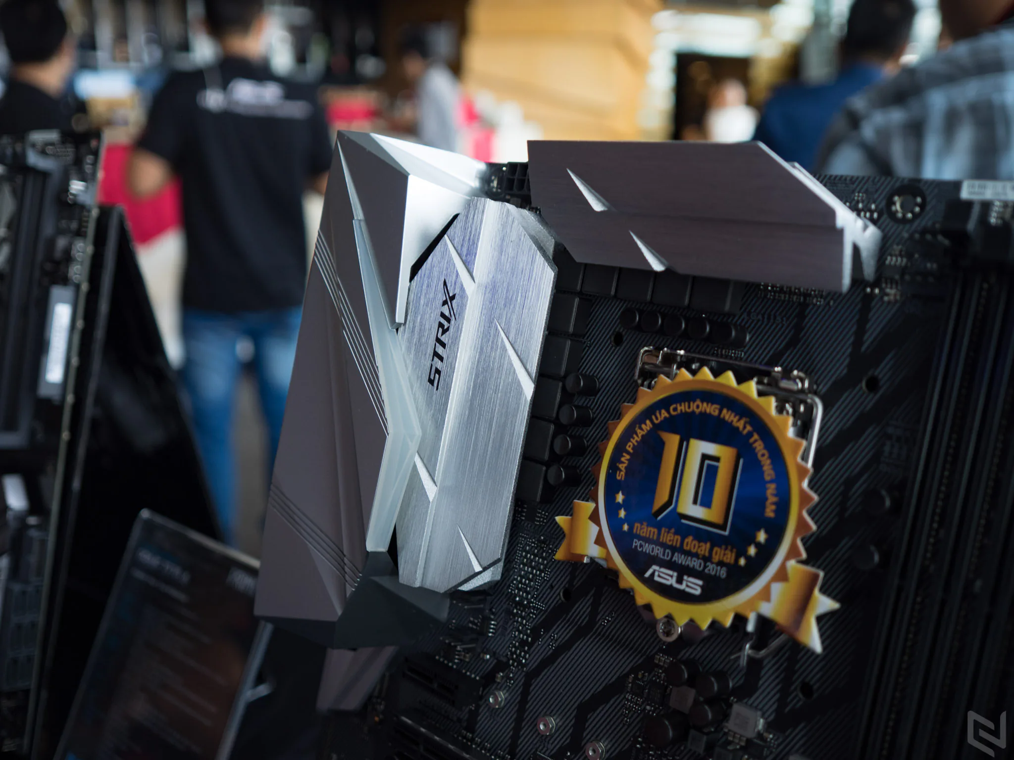 ASUS ROG ra mắt dòng bo mạch chủ ROG Maximus X và ROG Strix Z370 Series