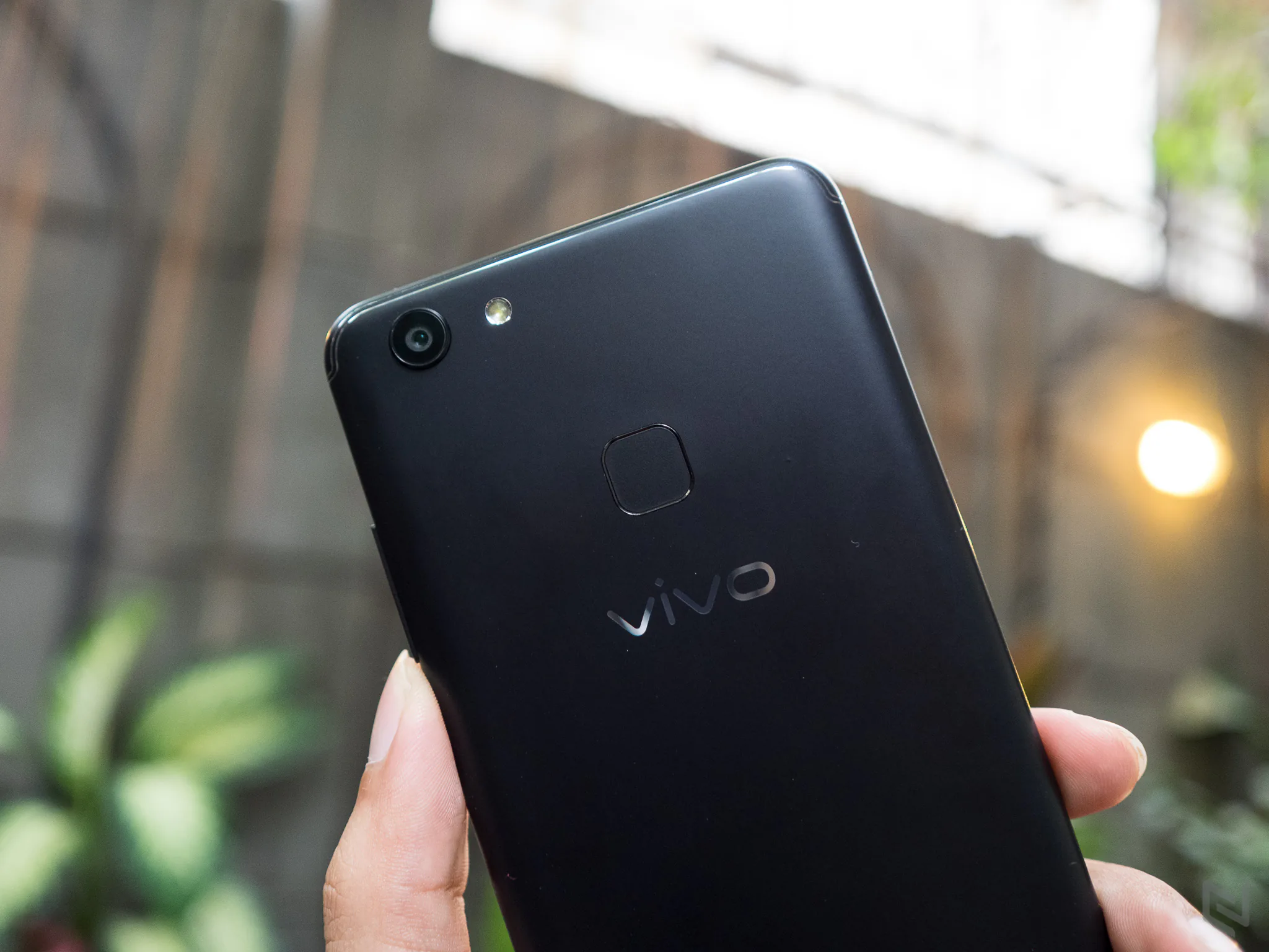 Mở hộp Vivo V7+ và đánh giá nhanh camera Selfie 24MP