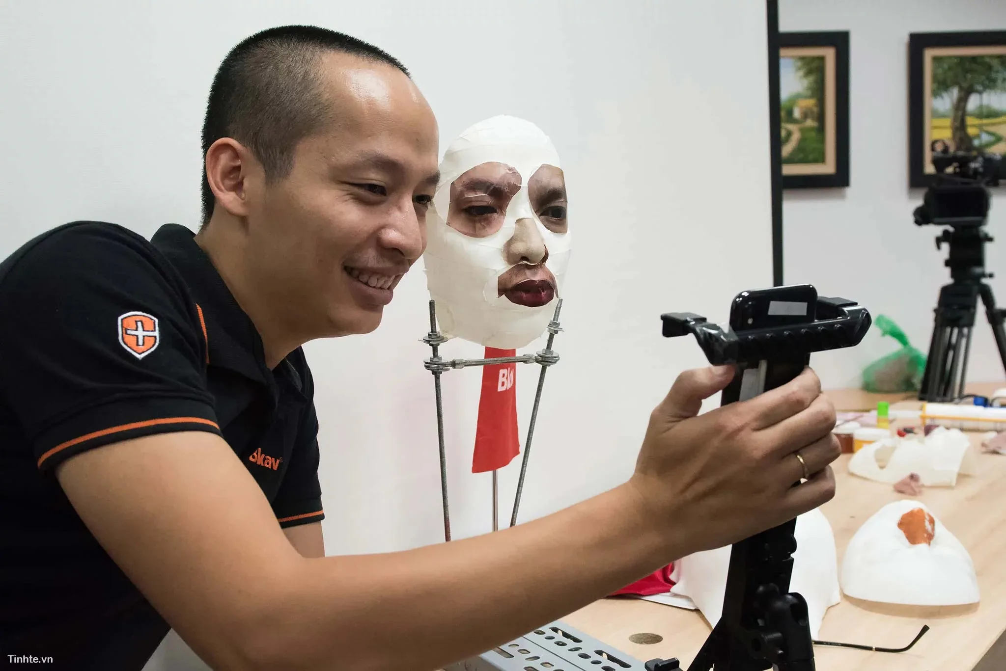 Sự thật việc BKAV "hack" FaceID trên iPhone X