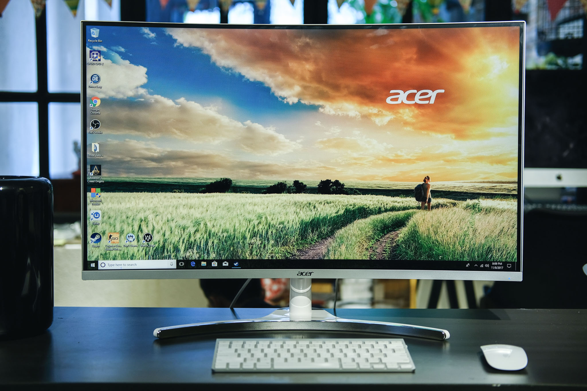 Trên tay nhanh màn hình cong Acer 32-inch ED322Q: Thêm một lựa chọn đáng cân nhắc