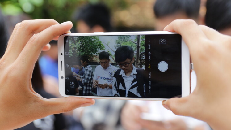 Hình ảnh Tech Offline "chuyên gia selfie" OPPO F5