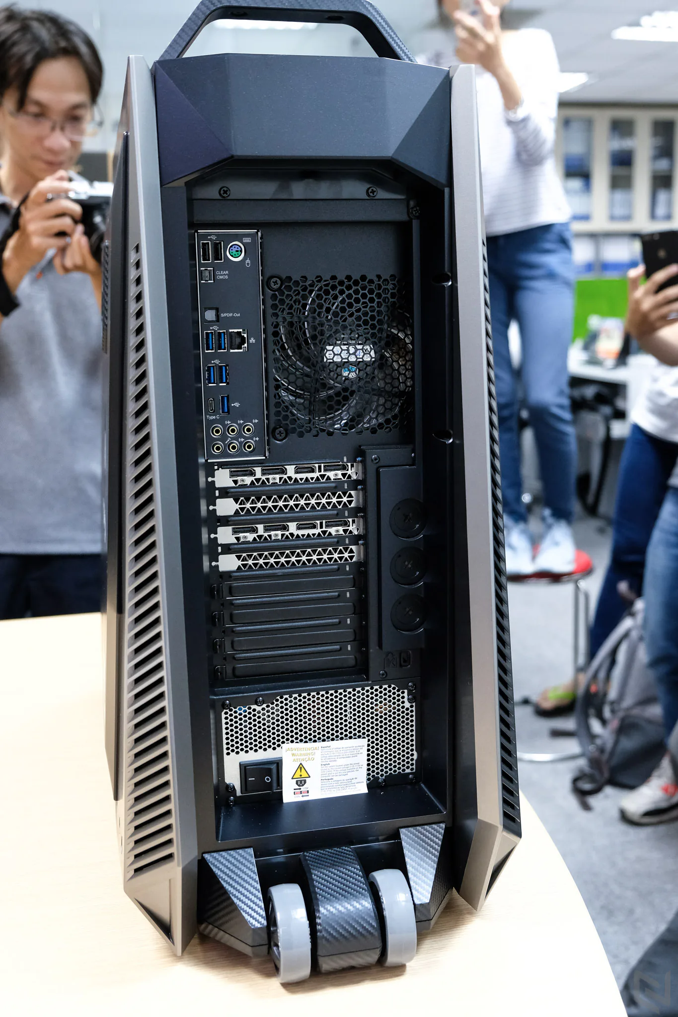 Đập thùng Case siêu khủng Predator Orion 9000, Intel Core-i9, SLI GTX 1080Ti