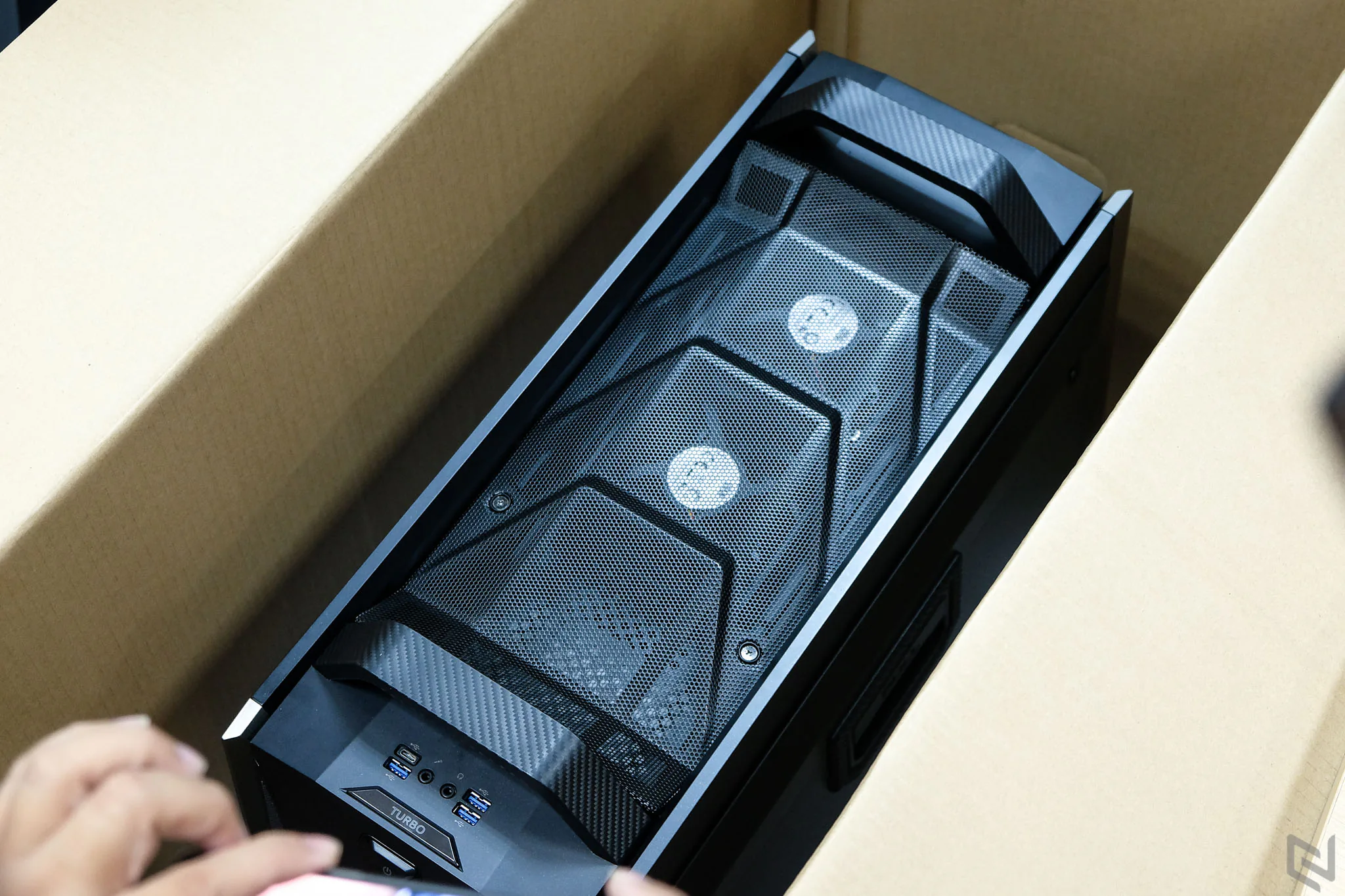 Đập thùng Case siêu khủng Predator Orion 9000, Intel Core-i9, SLI GTX 1080Ti