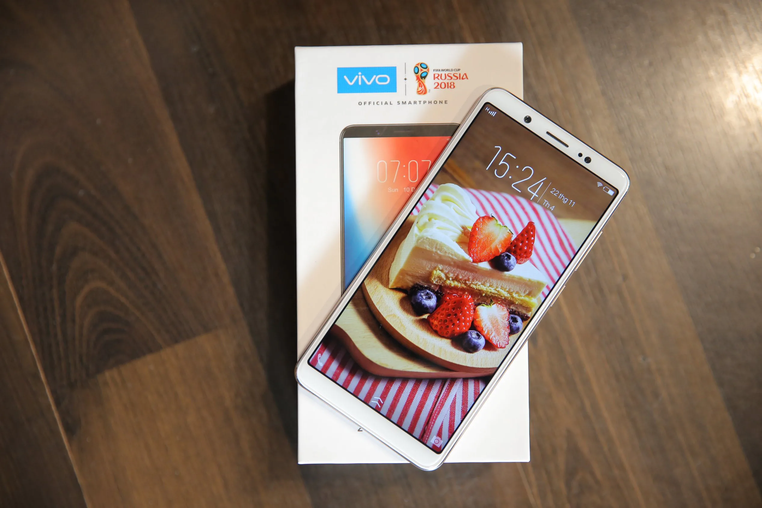 Vivo V7 tầm trung ra mắt với nhiều tính năng thú vị
