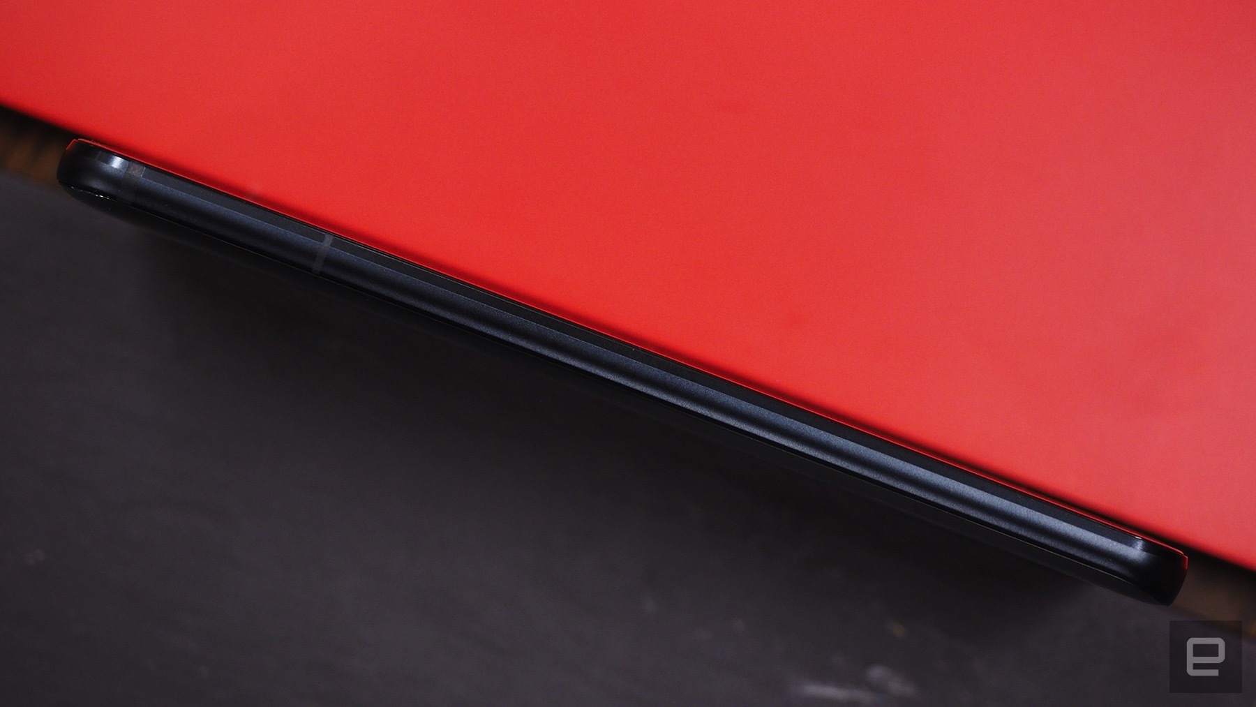 HTC U11 Plus chính thức ra mắt, bản nâng cấp siêu ấn tượng