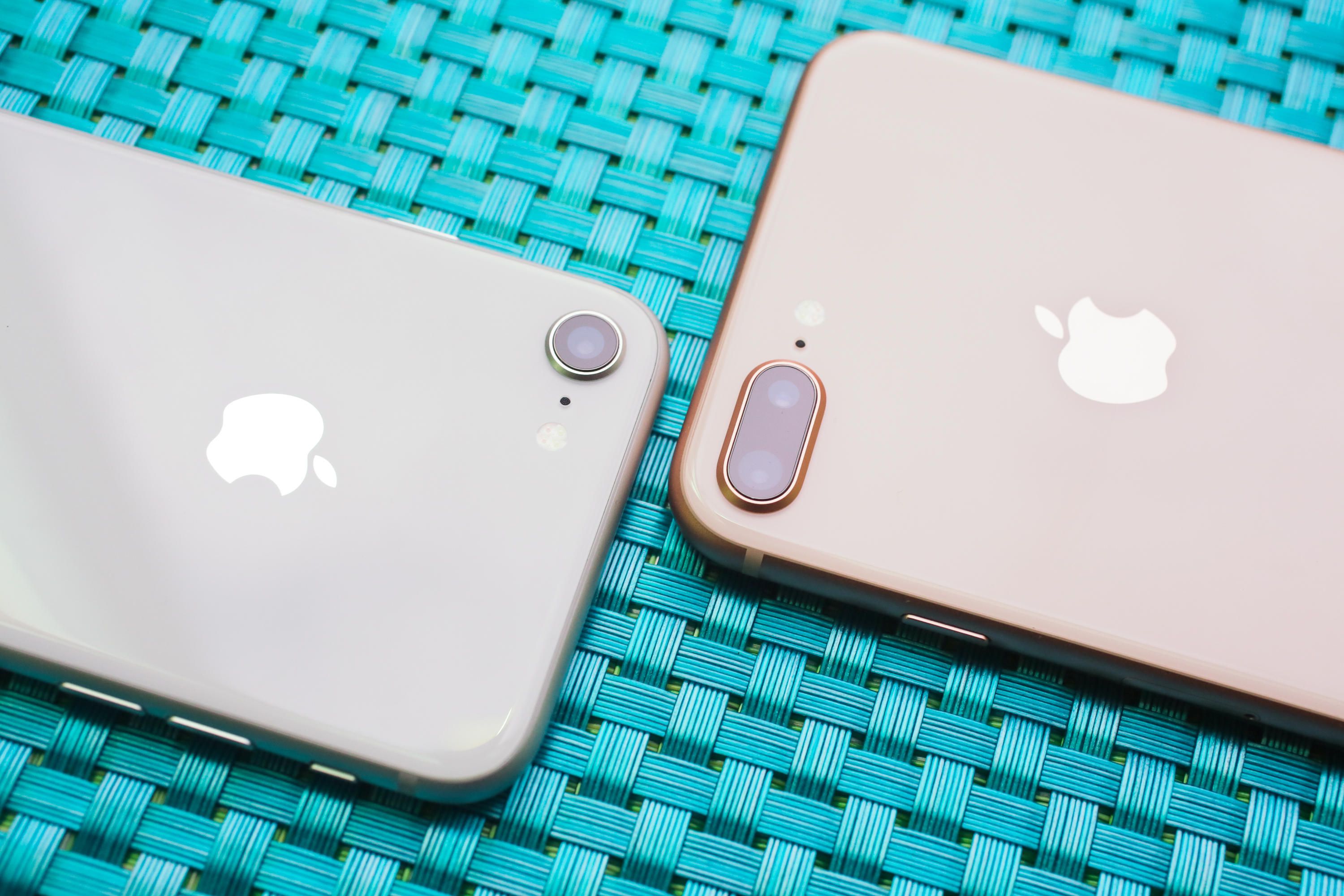 iPhone 8 Plus có đáng mua hơn iPhone X?