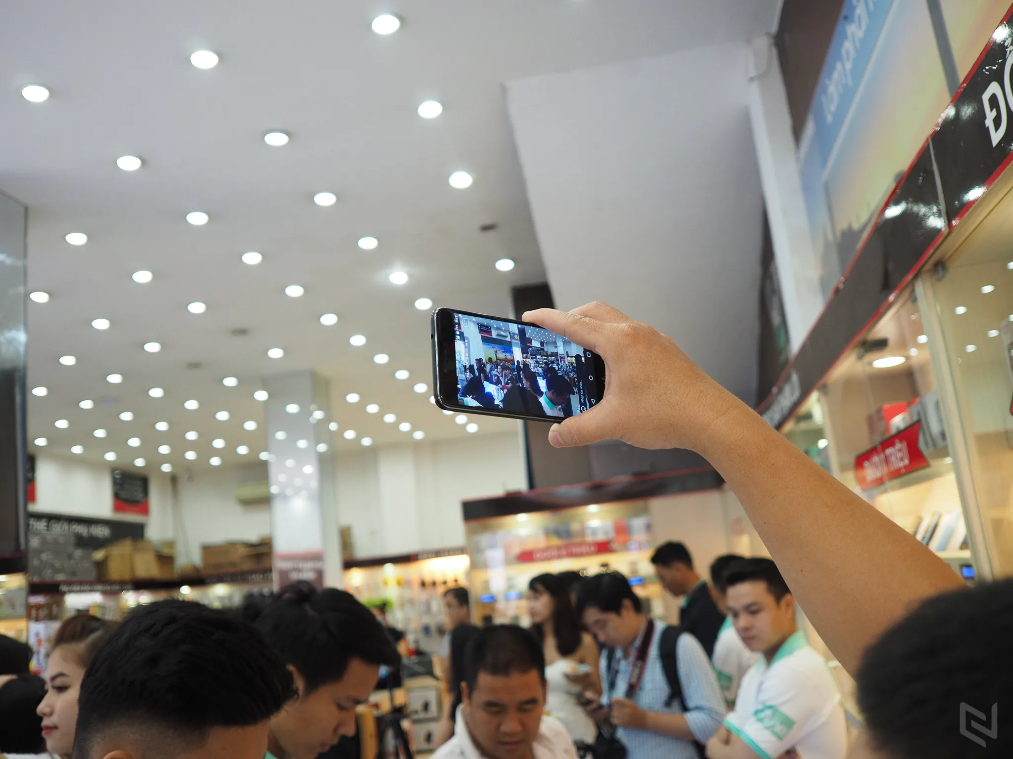FPT Shop hỗ trợ lãi suất 0% cho bộ đôi Wiko vừa lên kệ là View XL và View Prime