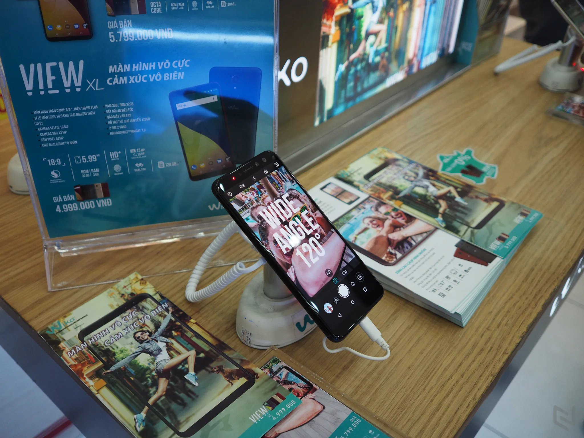 FPT Shop hỗ trợ lãi suất 0% cho bộ đôi Wiko vừa lên kệ là View XL và View Prime