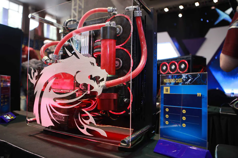 Mưa quà tặng tại Extreme PC Master mùa 4 diễn ra tại Hà Nội vào tháng 1 tới