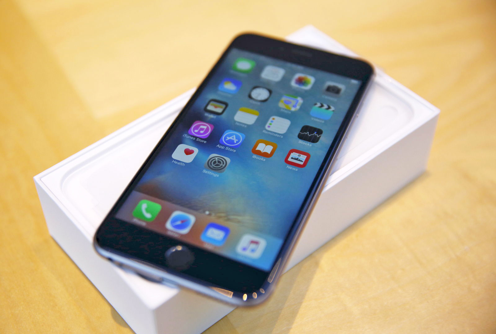 Apple xác nhận rằng họ hạn chế hiệu năng của những đời iPhone cũ là có chủ ý
